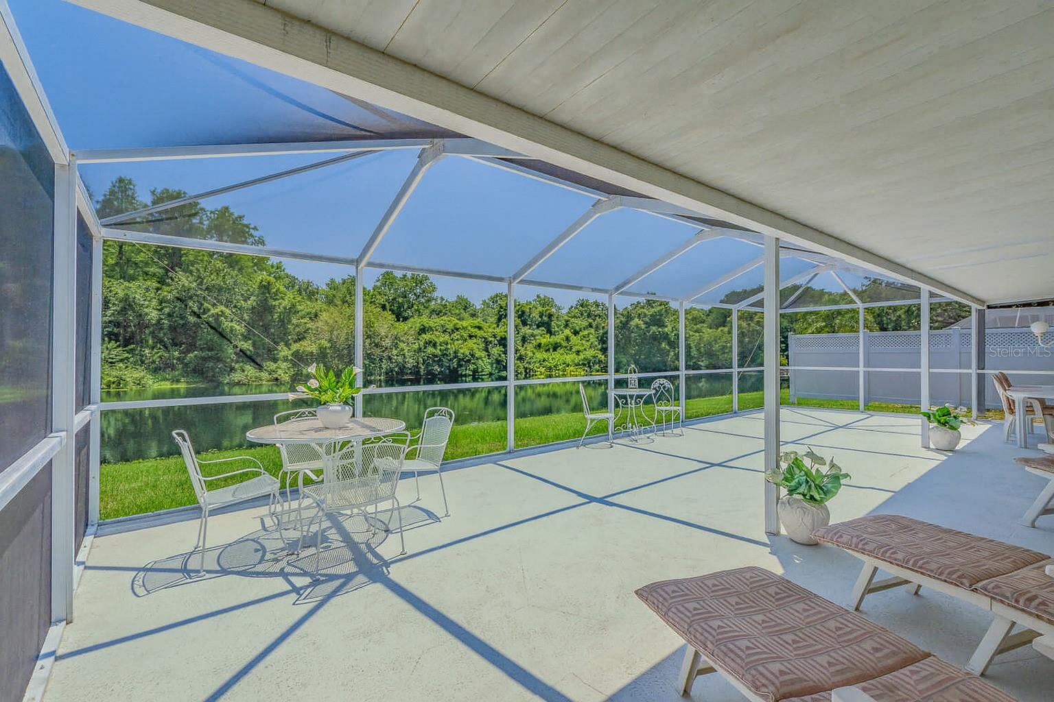 Listing photo id 30 for 3048 Jodi Lane