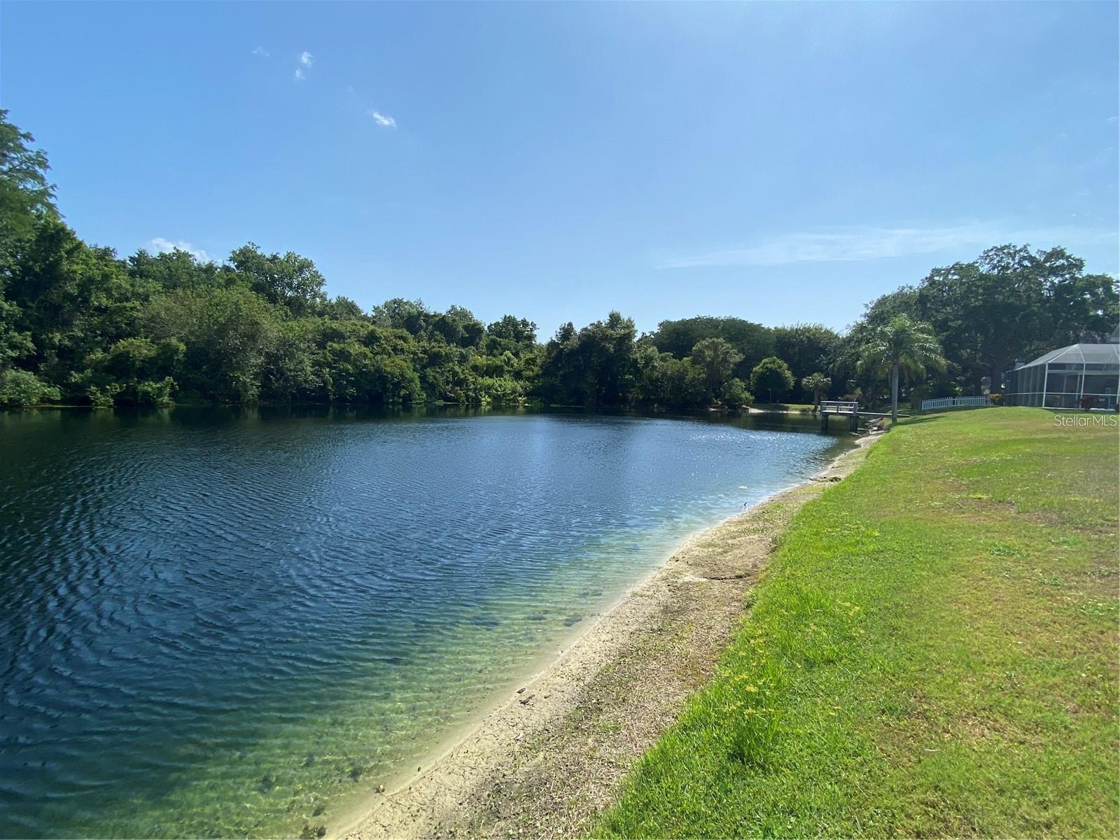 Listing photo id 37 for 3048 Jodi Lane