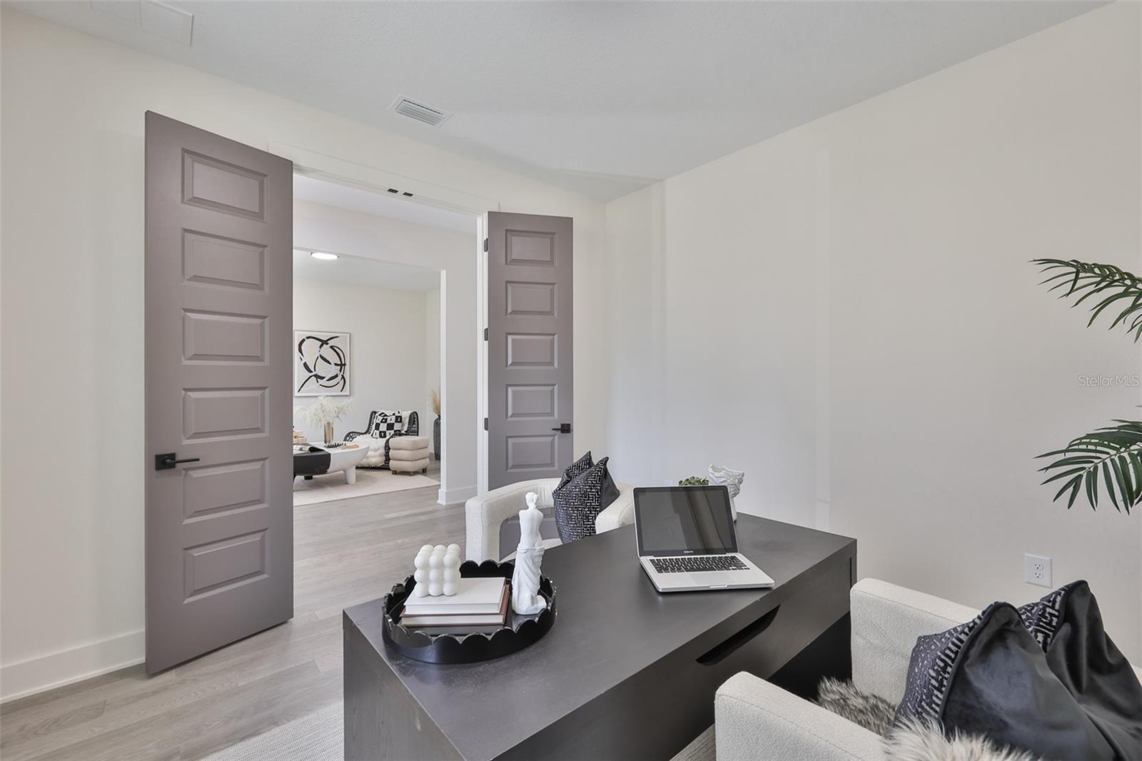 Listing photo id 12 for 3315 Rogers Avenue