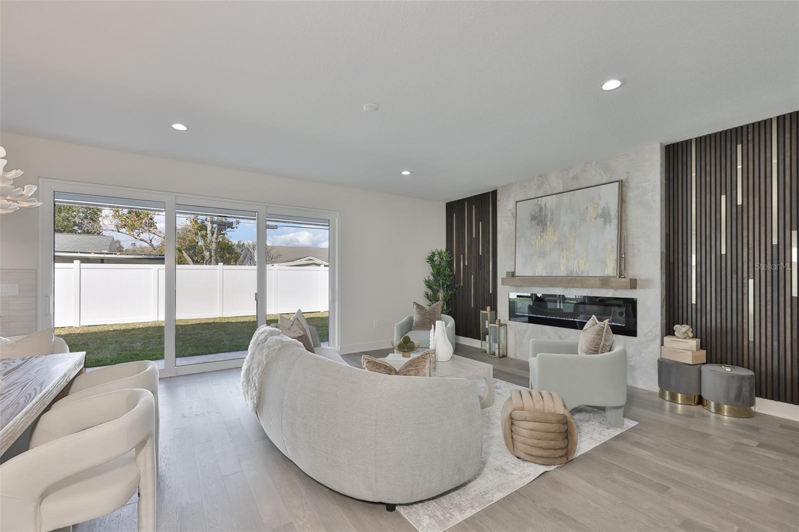 Listing photo id 21 for 3315 Rogers Avenue