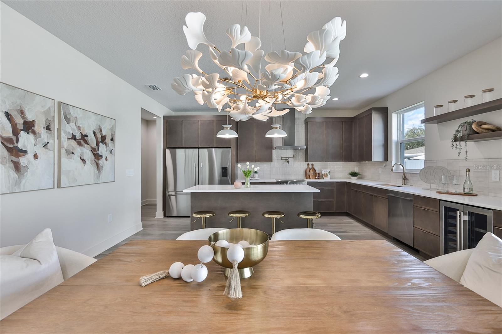 Listing photo id 25 for 3315 Rogers Avenue