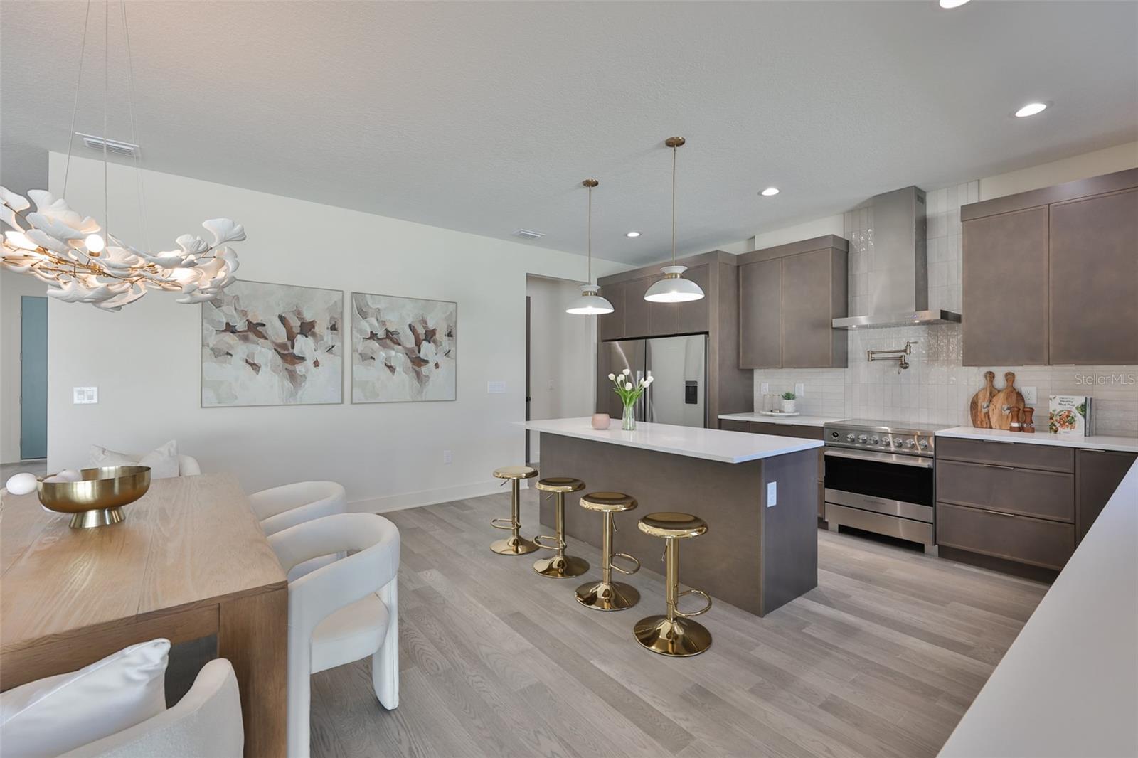 Listing photo id 26 for 3315 Rogers Avenue