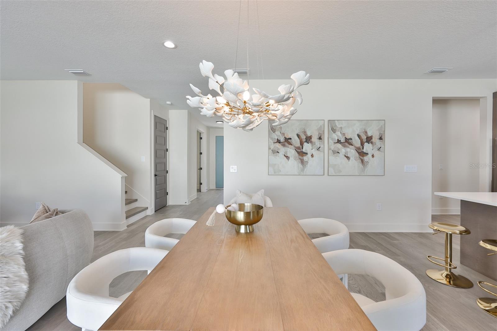 Listing photo id 27 for 3315 Rogers Avenue