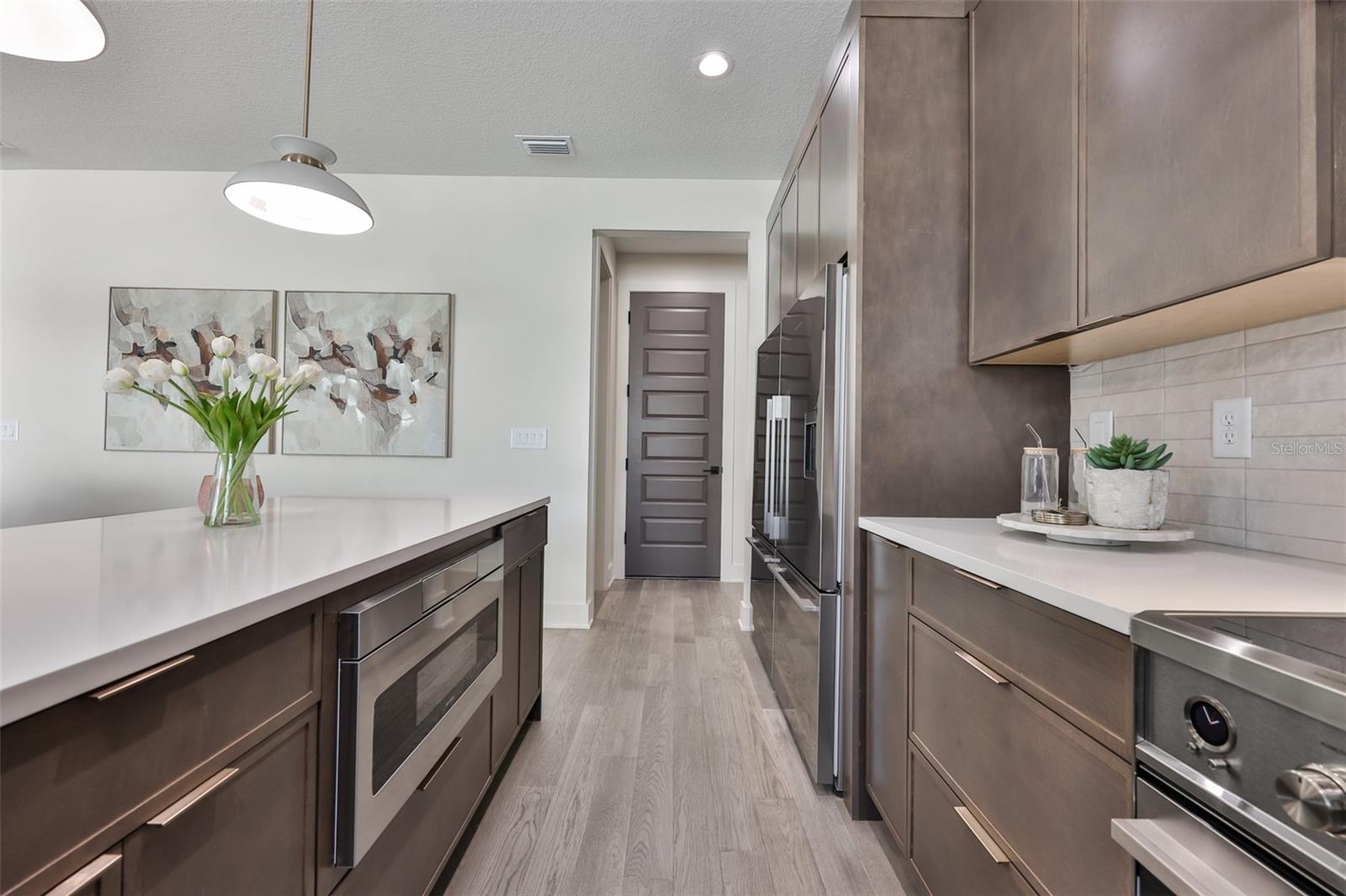 Listing photo id 31 for 3315 Rogers Avenue