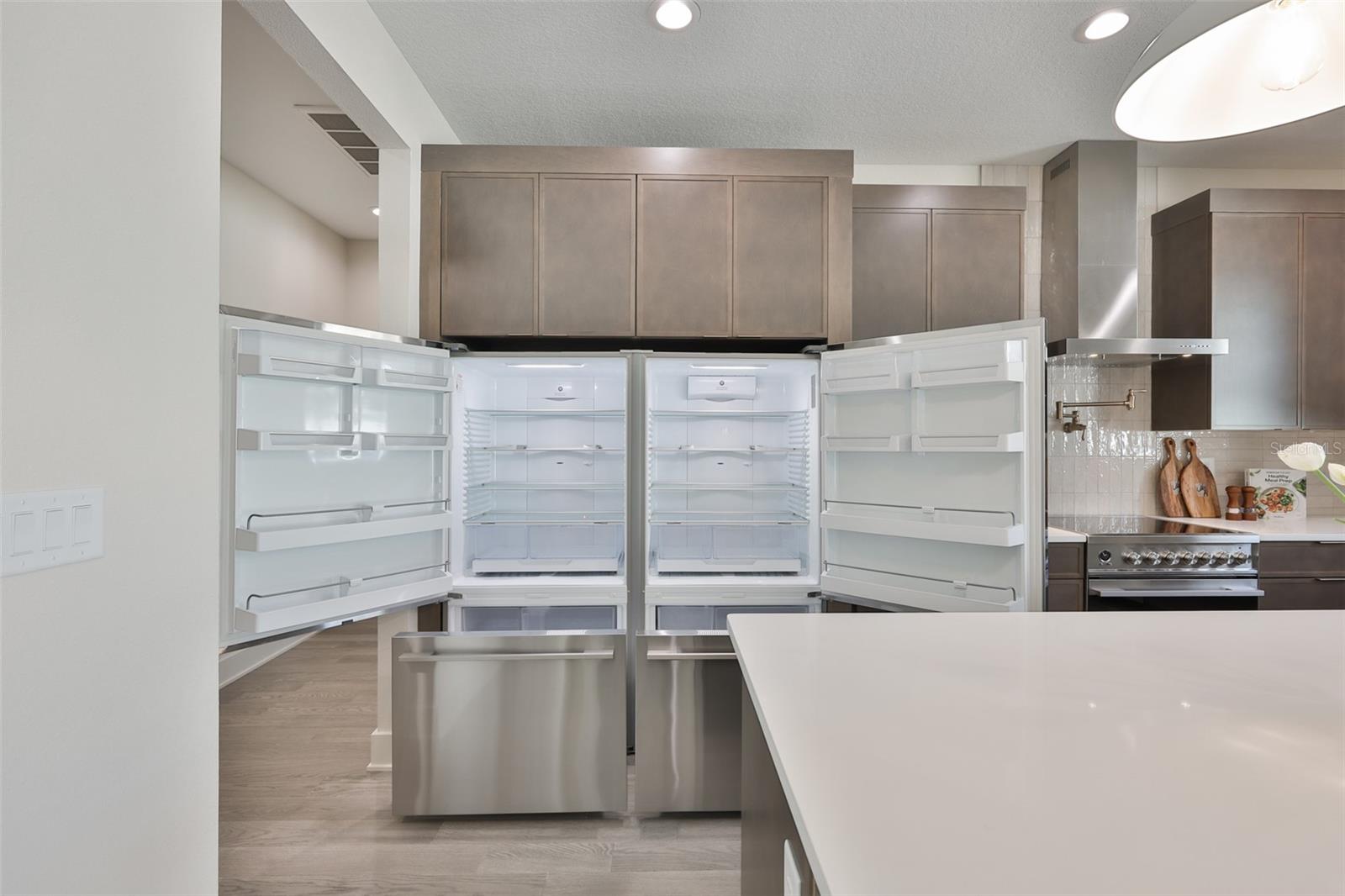 Listing photo id 34 for 3315 Rogers Avenue