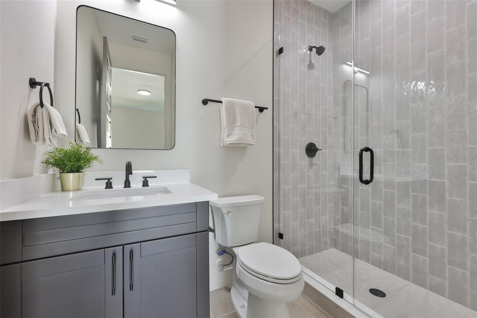 Listing photo id 39 for 3315 Rogers Avenue