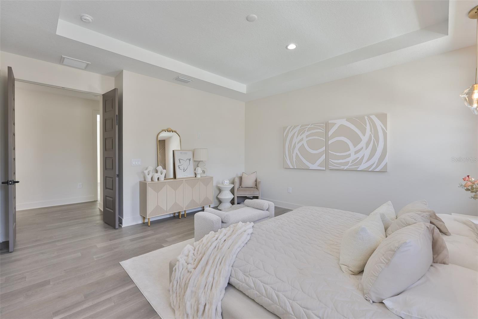 Listing photo id 48 for 3315 Rogers Avenue