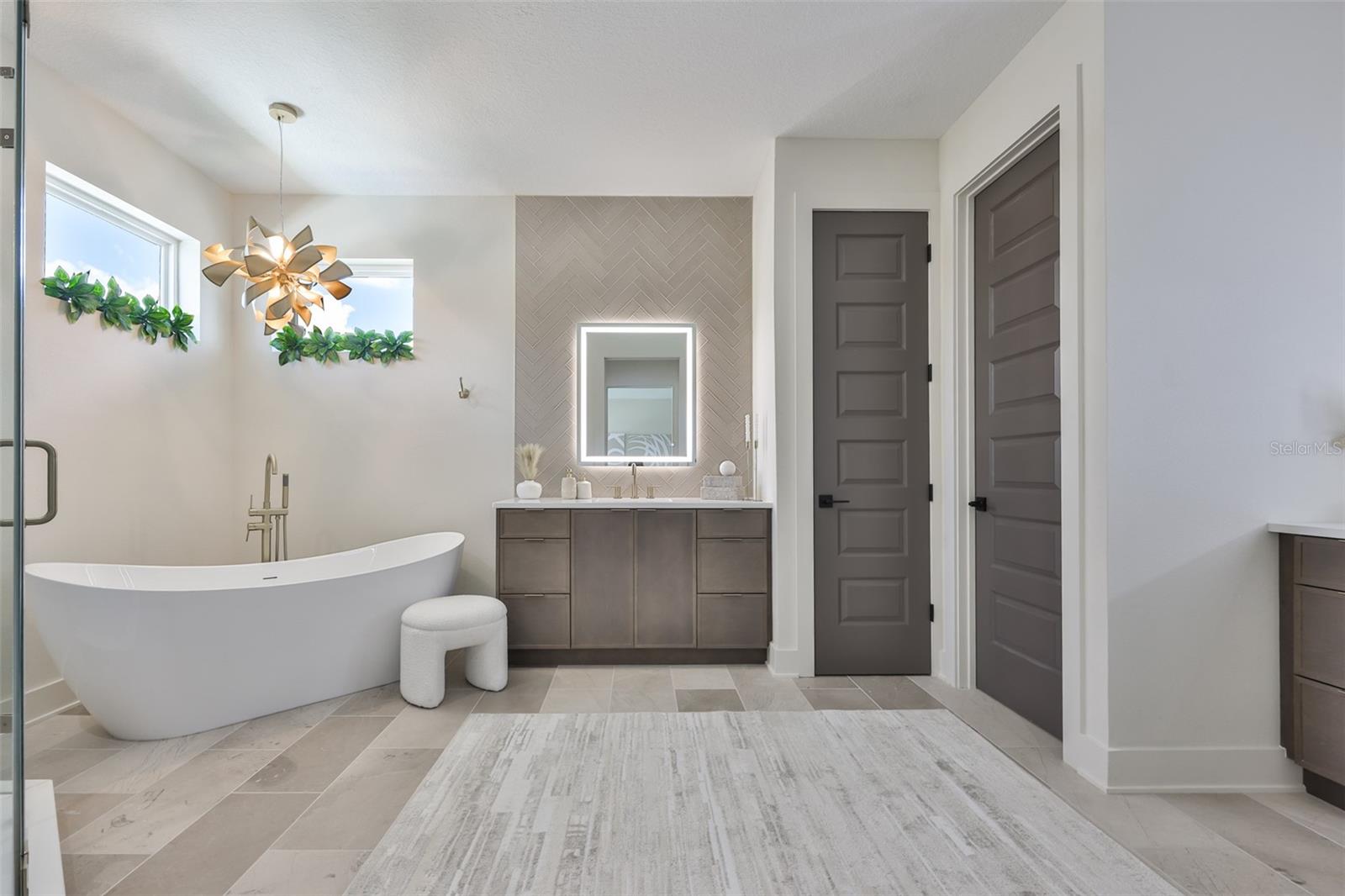 Listing photo id 49 for 3315 Rogers Avenue