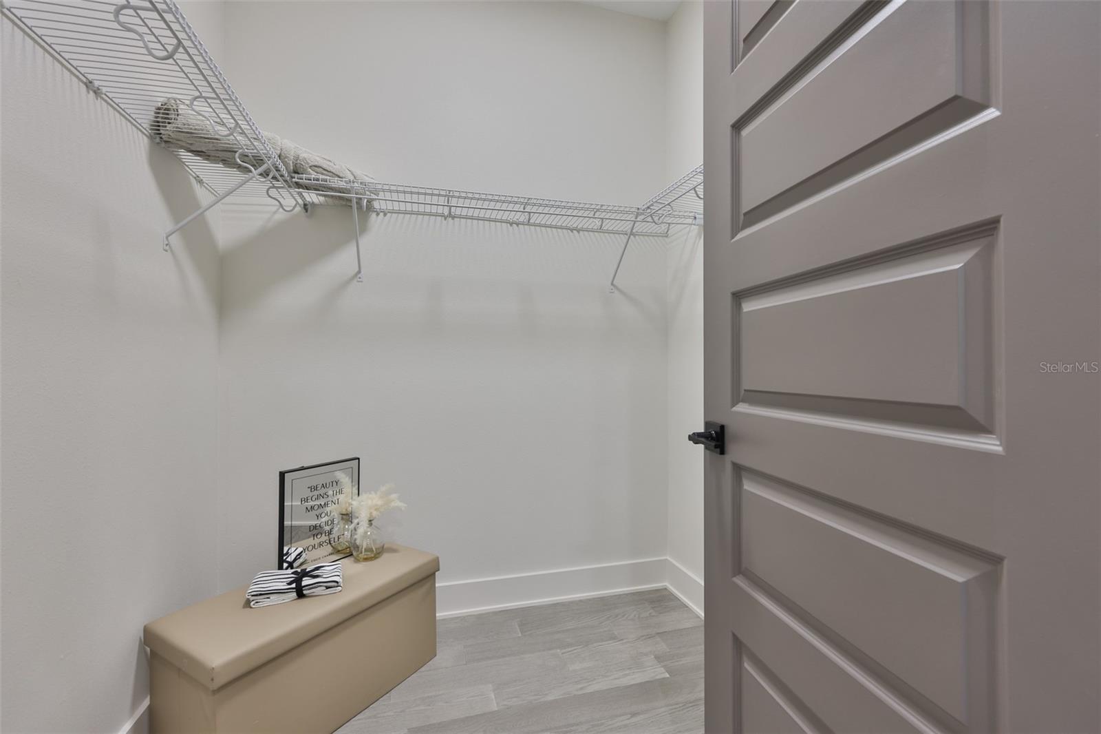 Listing photo id 53 for 3315 Rogers Avenue