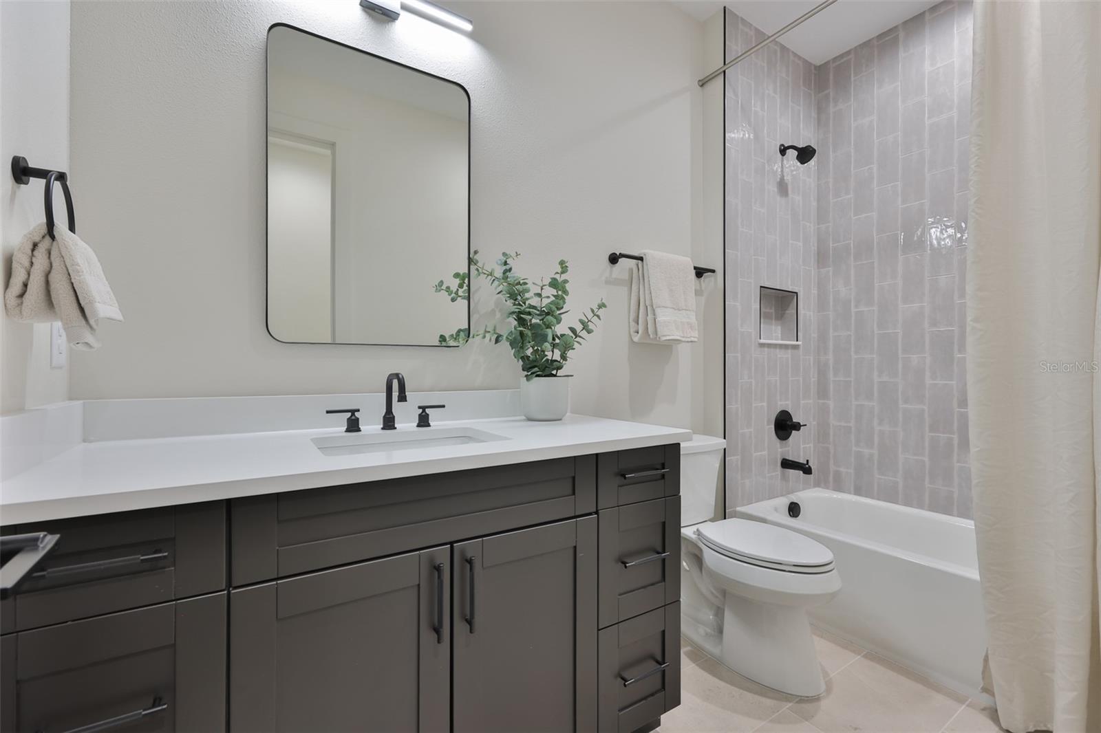 Listing photo id 58 for 3315 Rogers Avenue