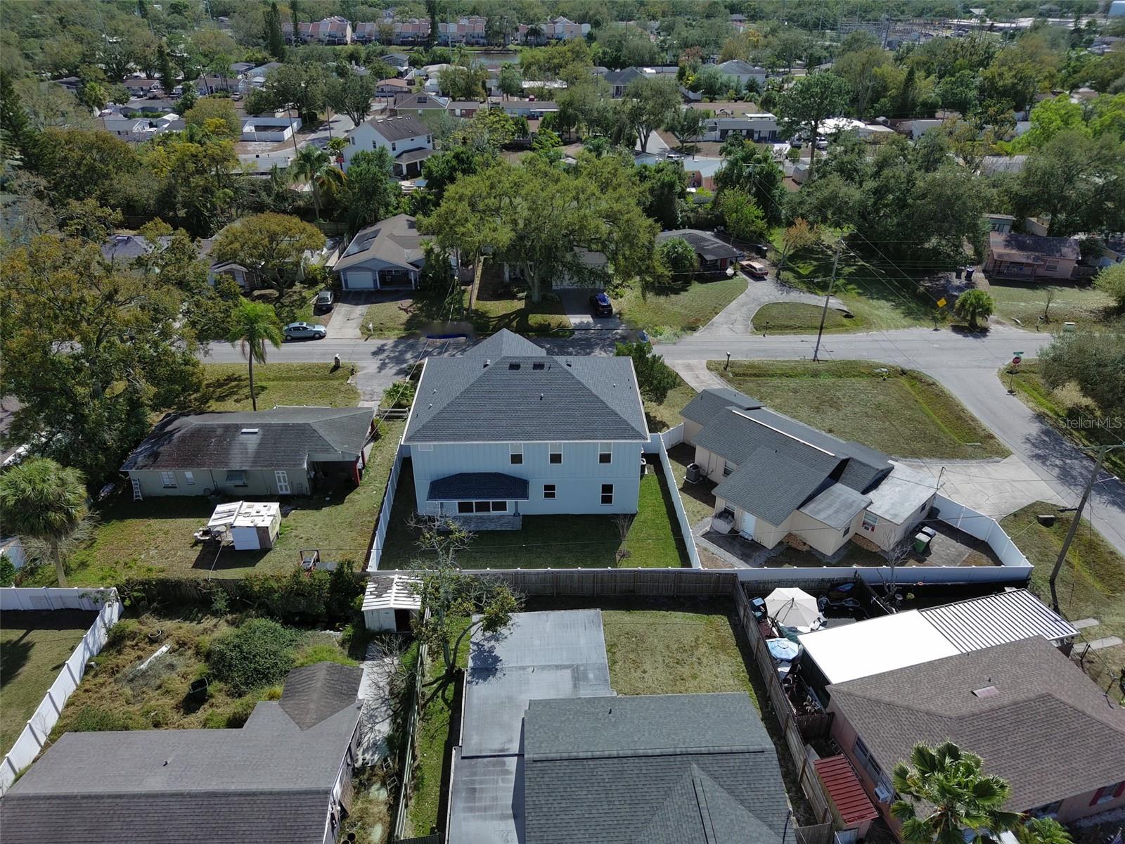 Listing photo id 69 for 3315 Rogers Avenue