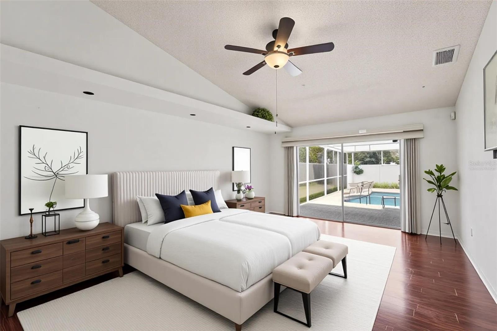 Listing photo id 12 for 2831 Jarvis Circle