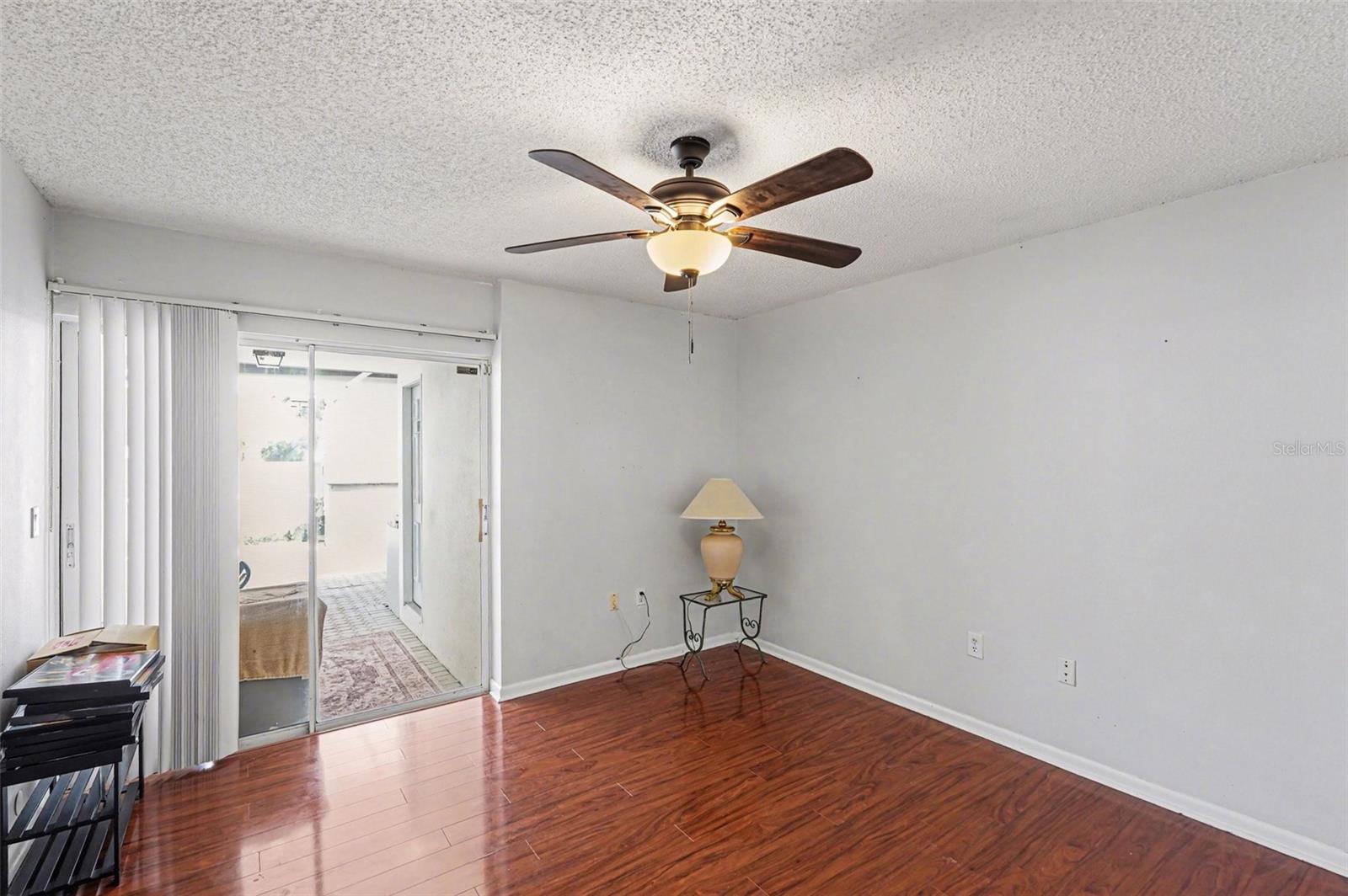 Listing photo id 19 for 2831 Jarvis Circle