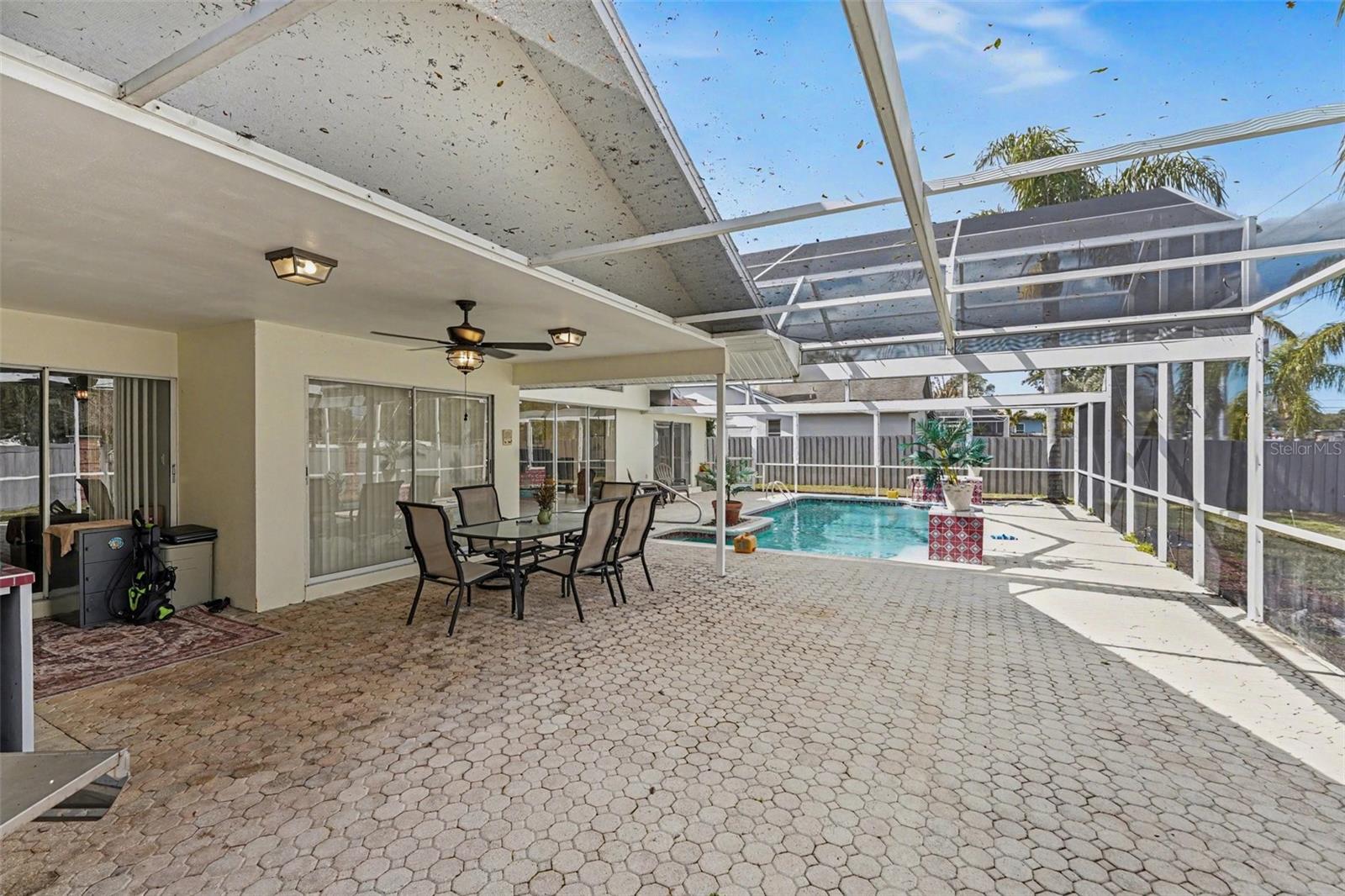 Listing photo id 27 for 2831 Jarvis Circle