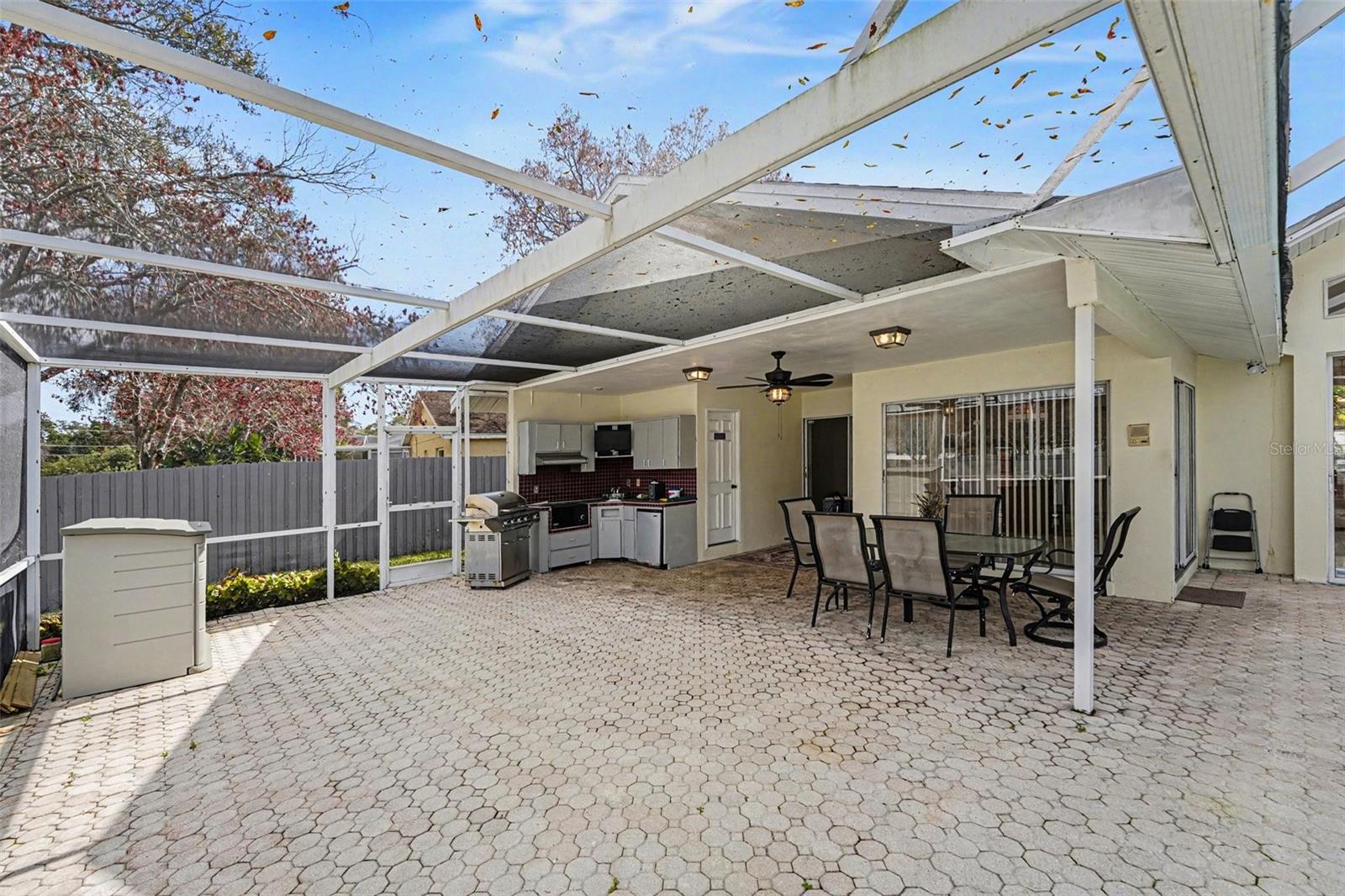 Listing photo id 28 for 2831 Jarvis Circle