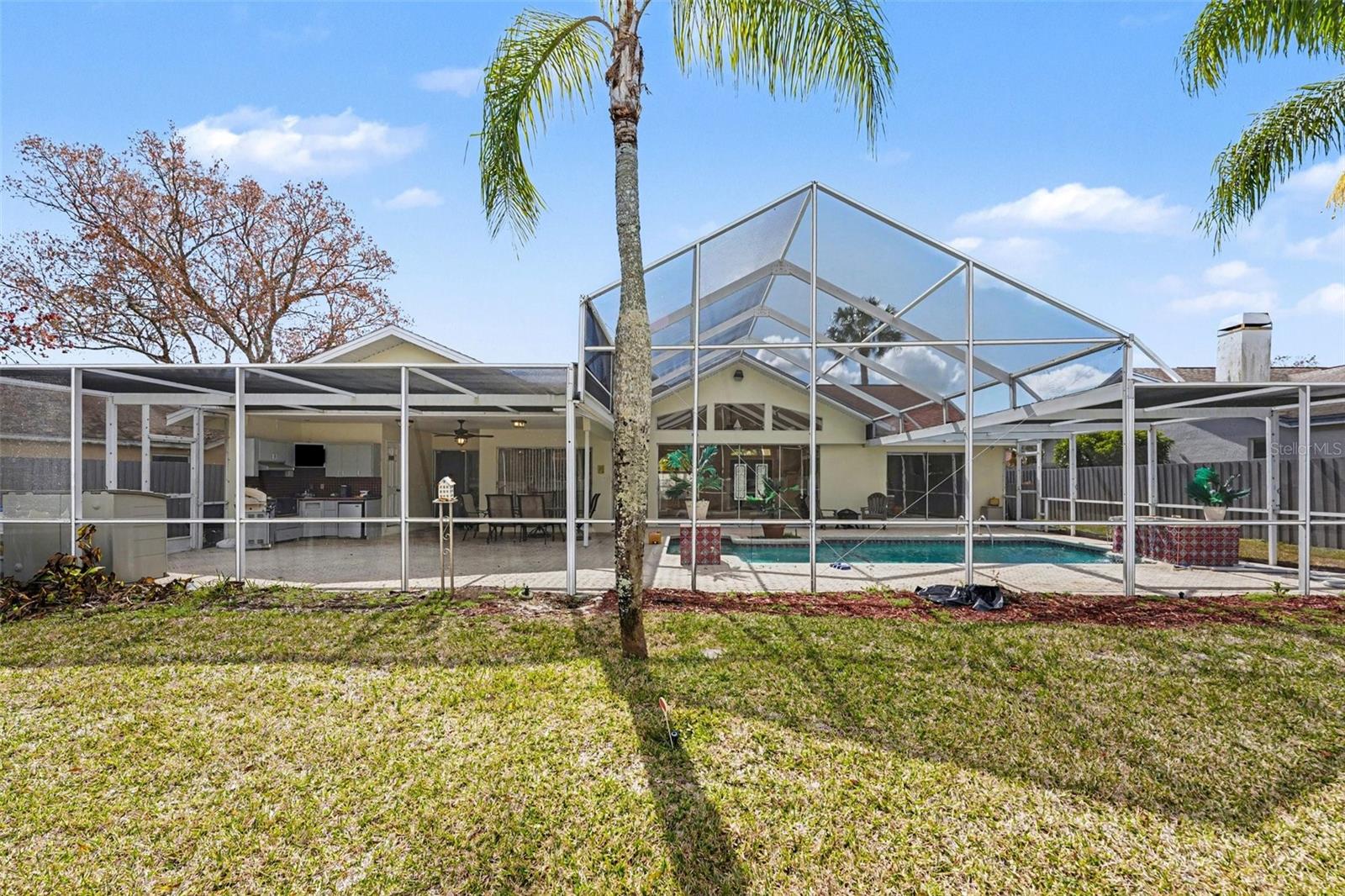 Listing photo id 32 for 2831 Jarvis Circle