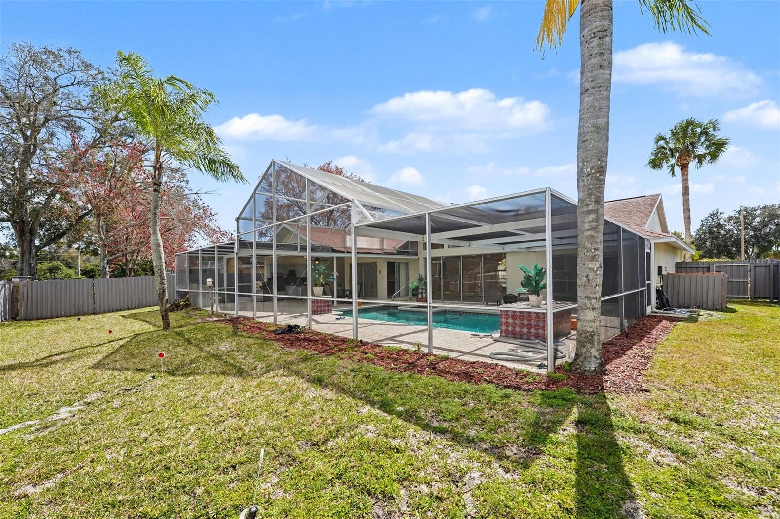 Listing photo id 33 for 2831 Jarvis Circle