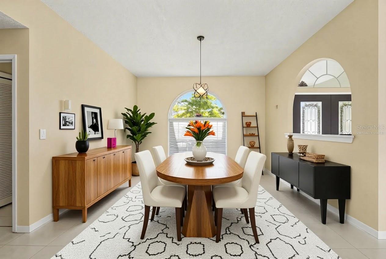 Listing photo id 6 for 2831 Jarvis Circle