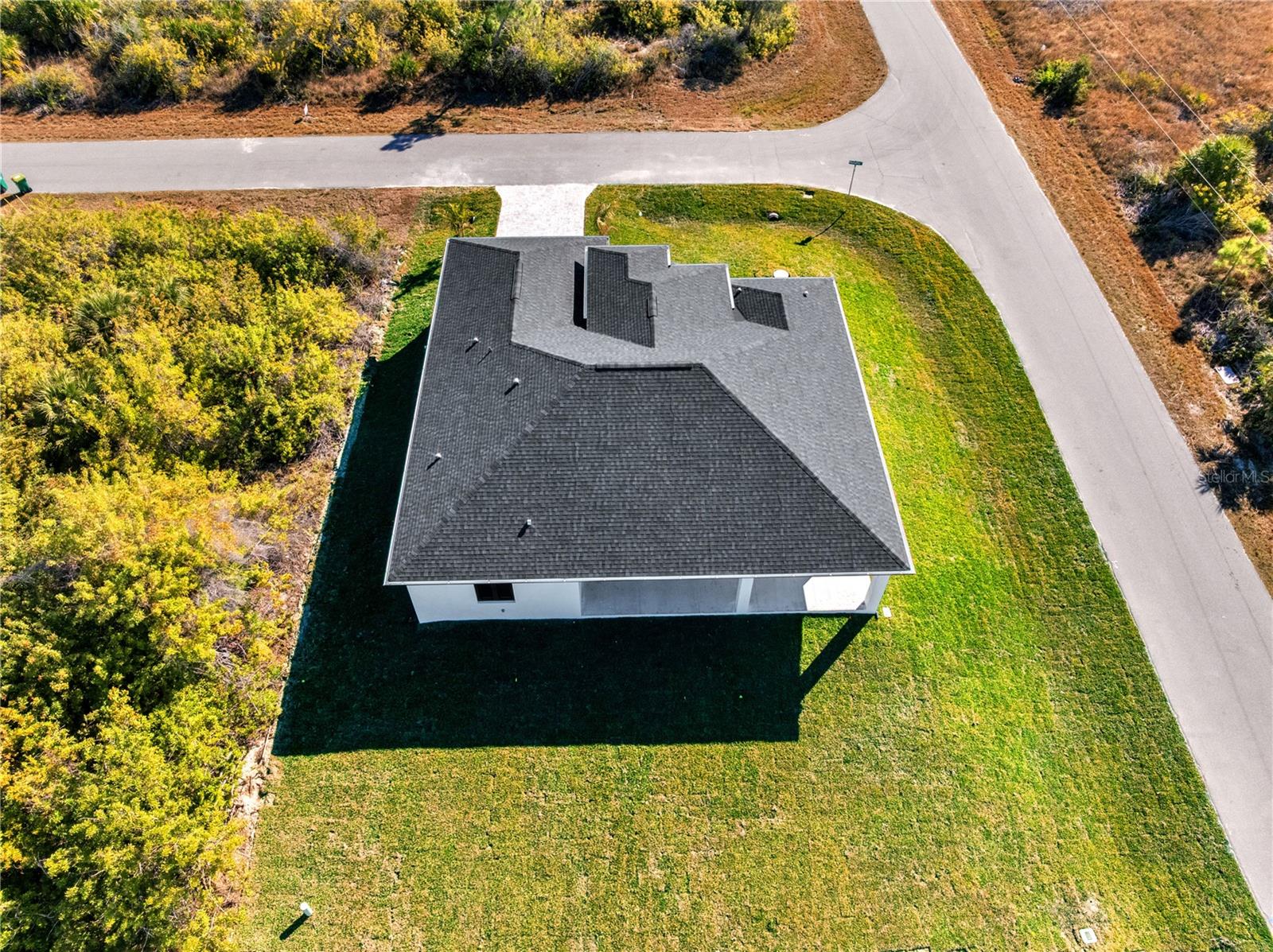 Image 13 of 69 For 10065 Memphis Street