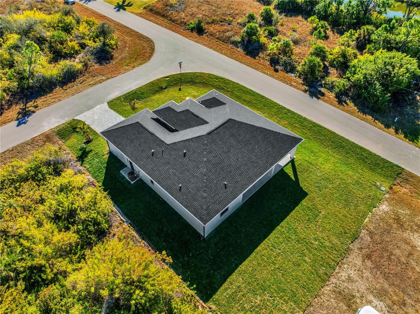 Image 20 of 69 For 10065 Memphis Street