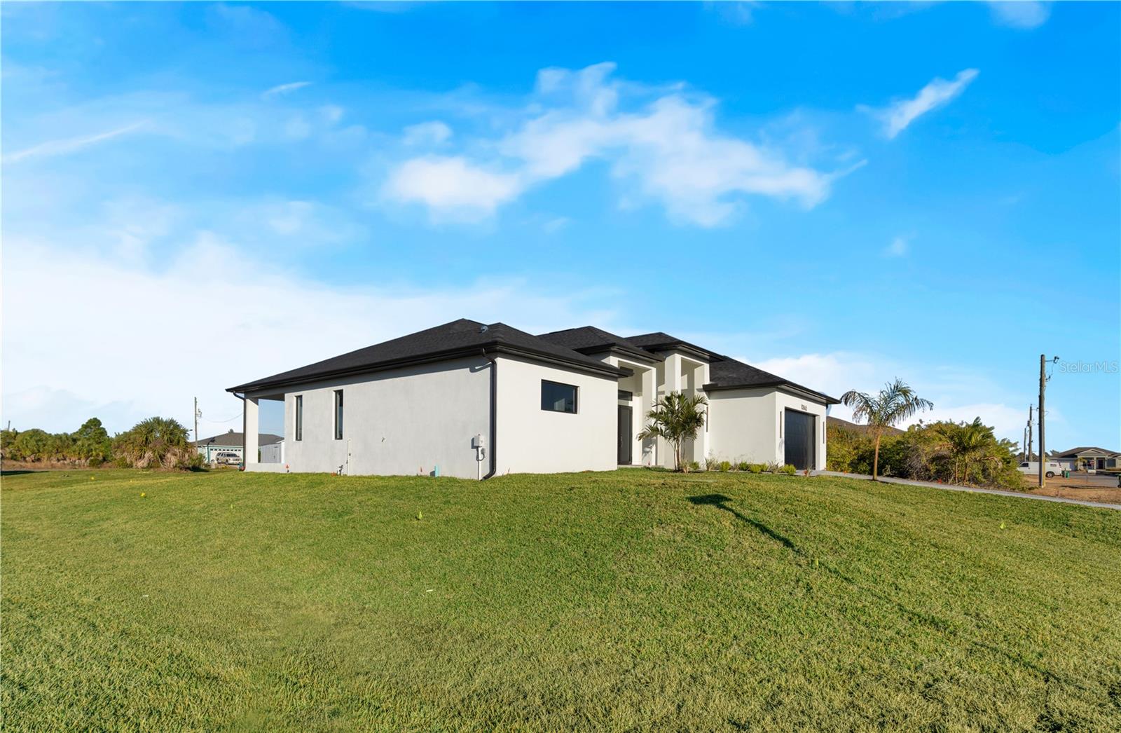 Image 22 of 69 For 10065 Memphis Street