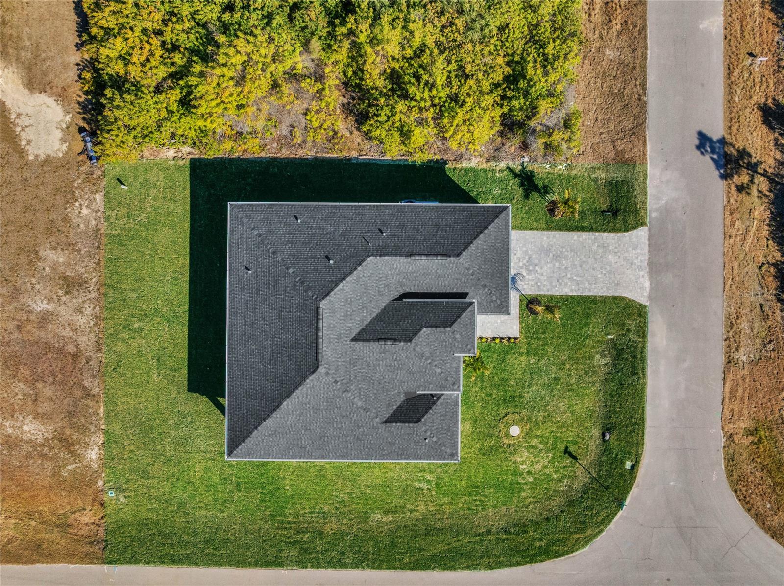 Image 31 of 69 For 10065 Memphis Street