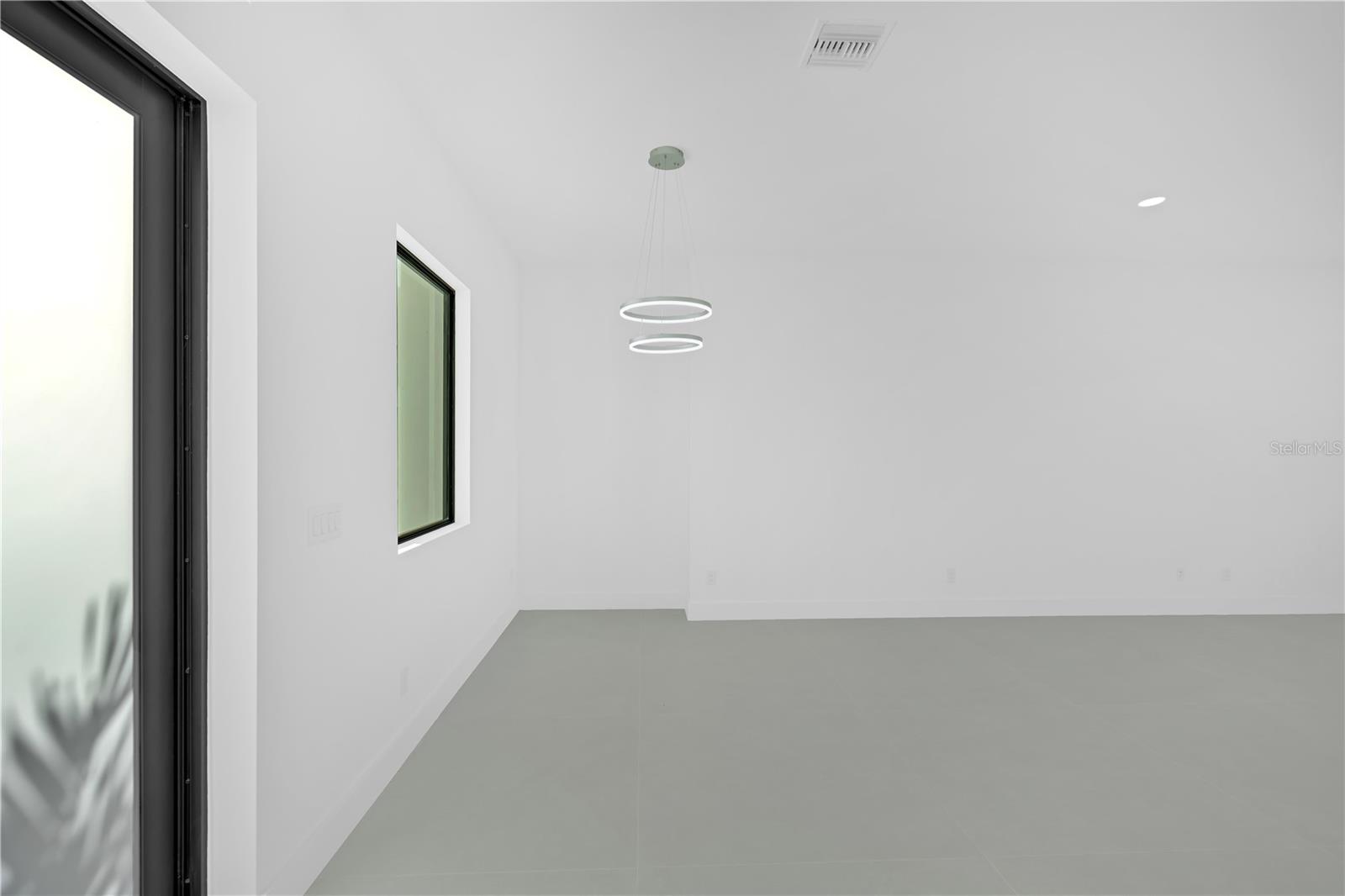 Image 36 of 69 For 10065 Memphis Street