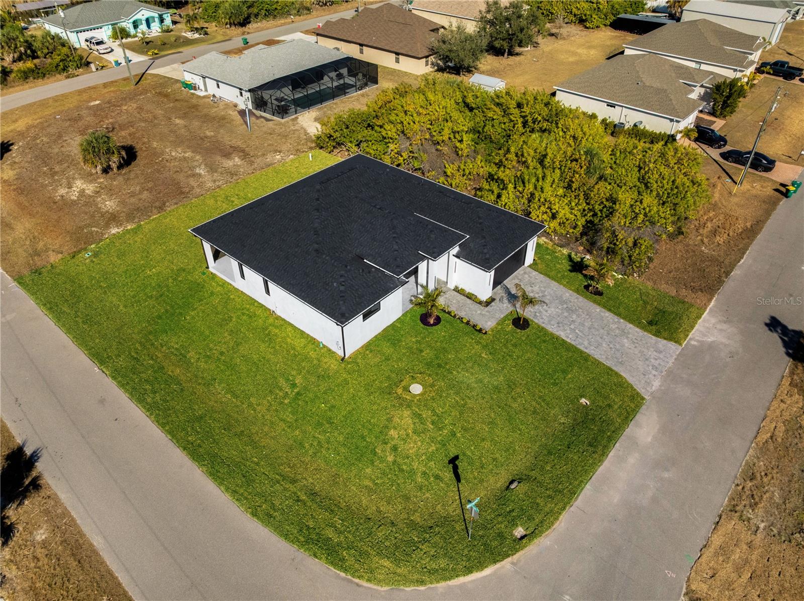 Image 4 of 69 For 10065 Memphis Street