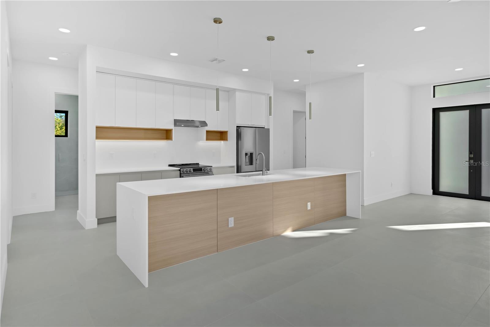 Image 59 of 69 For 10065 Memphis Street