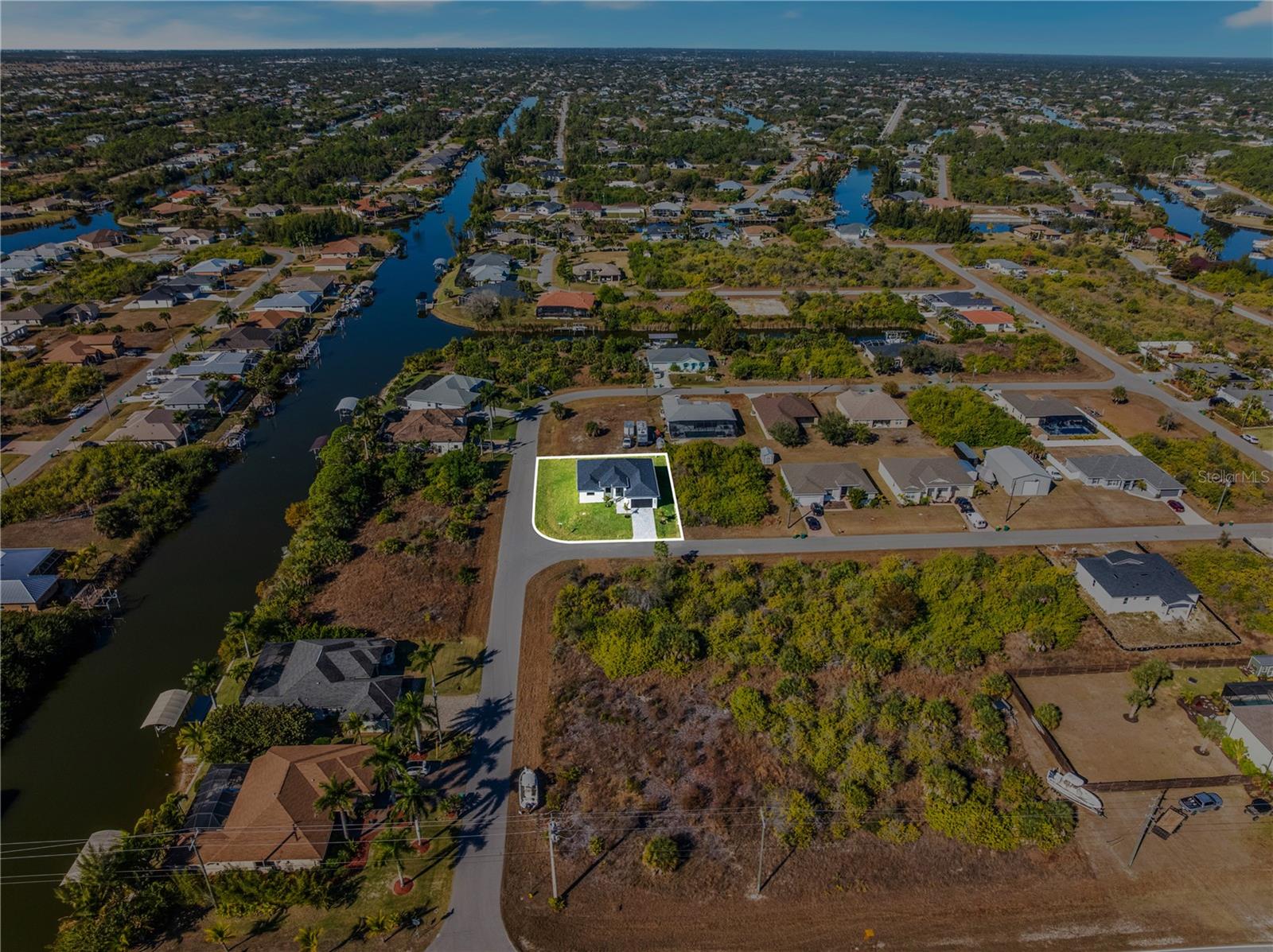 Image 6 of 69 For 10065 Memphis Street