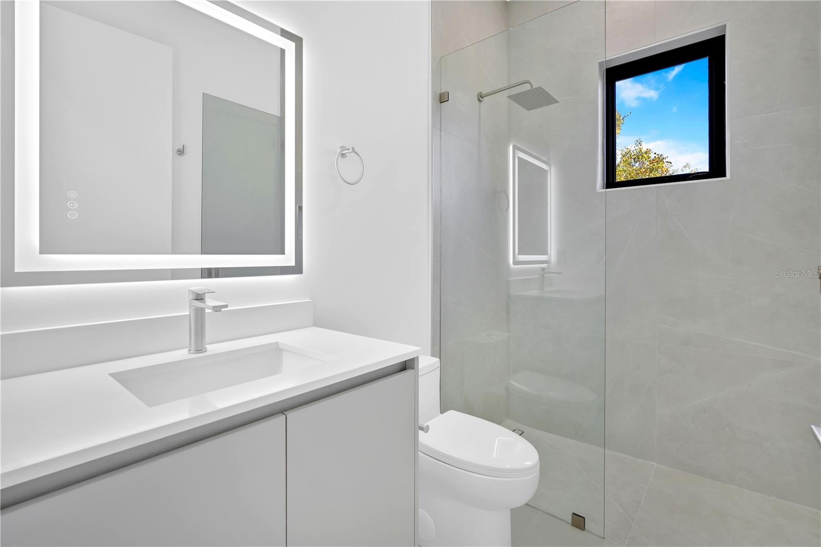 Image 62 of 69 For 10065 Memphis Street