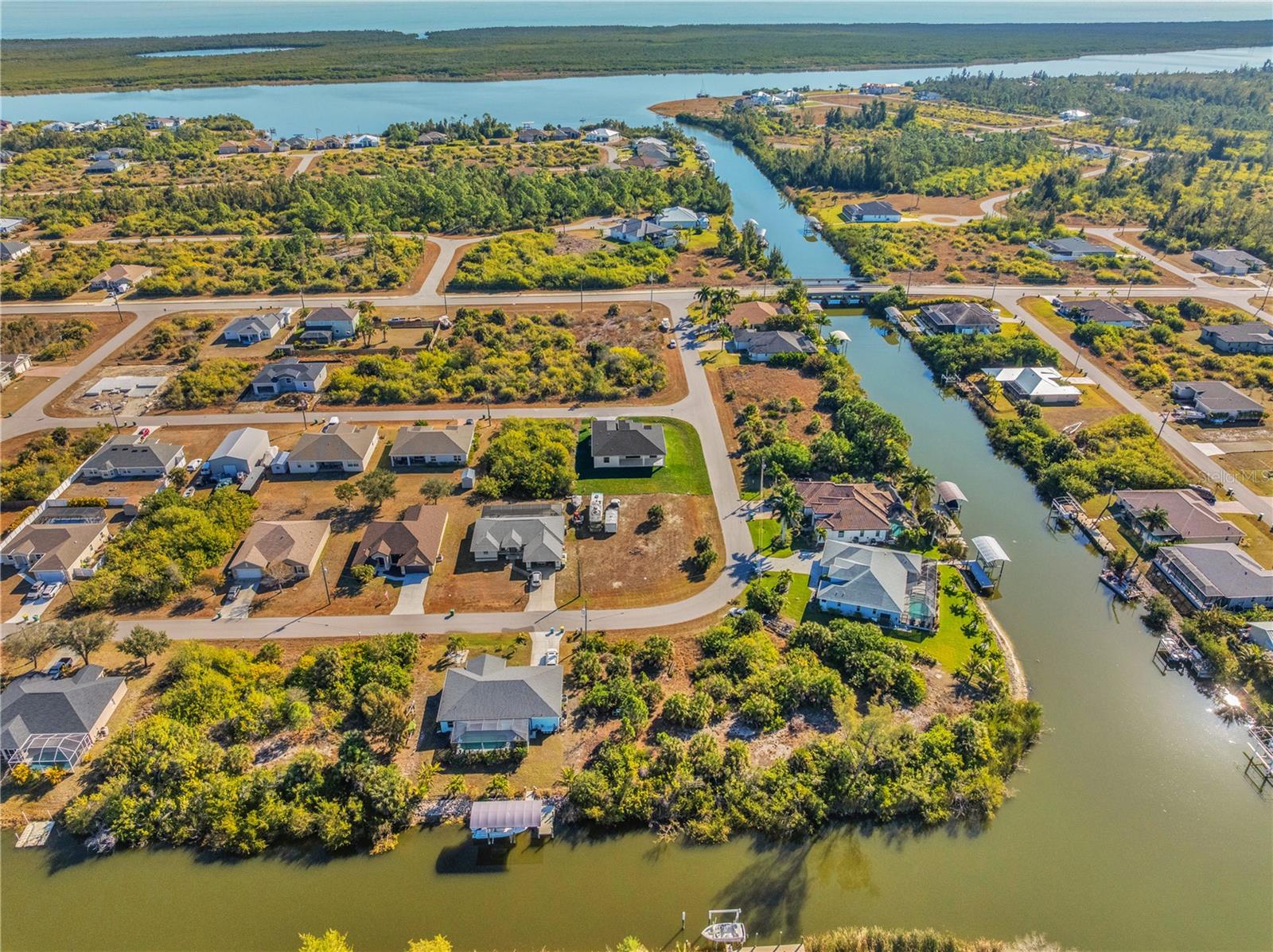 Image 7 of 69 For 10065 Memphis Street