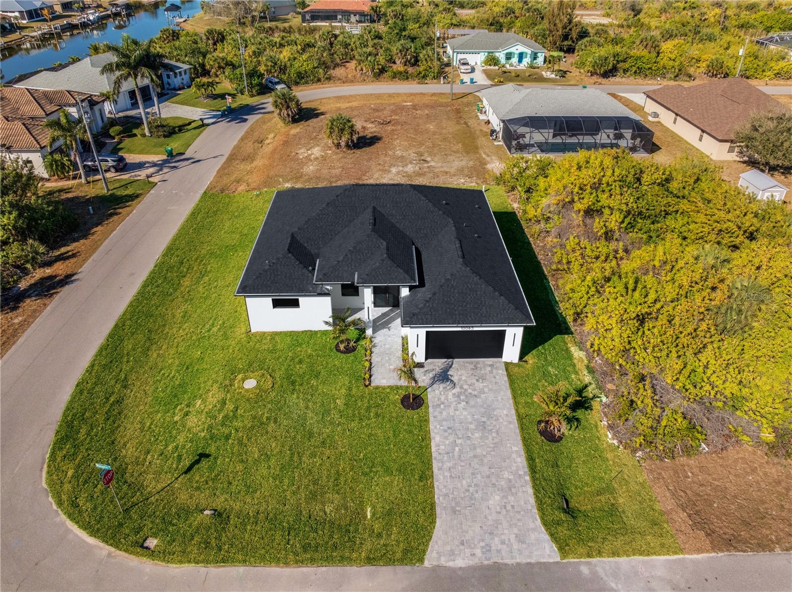 Image 8 of 69 For 10065 Memphis Street