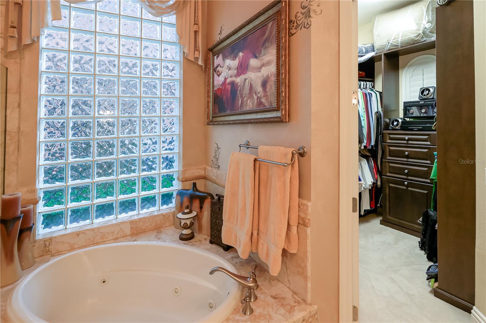 Image 23 of 74 For 1368 Playmoor Drive