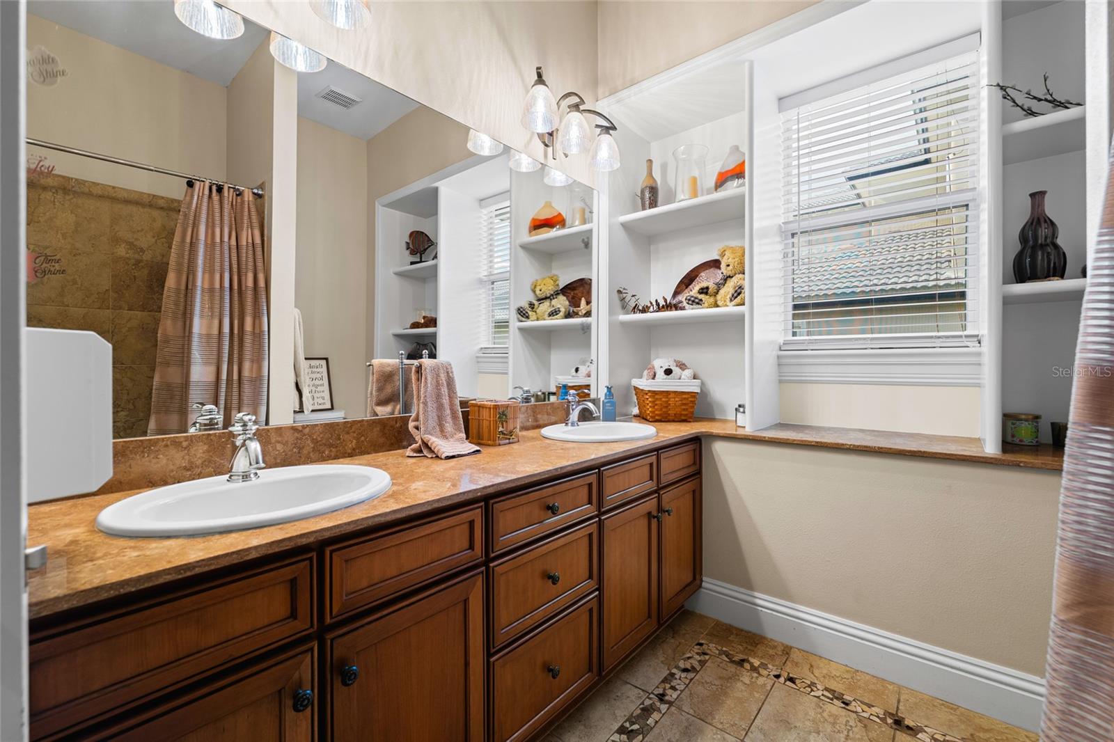 Image 40 of 74 For 1368 Playmoor Drive