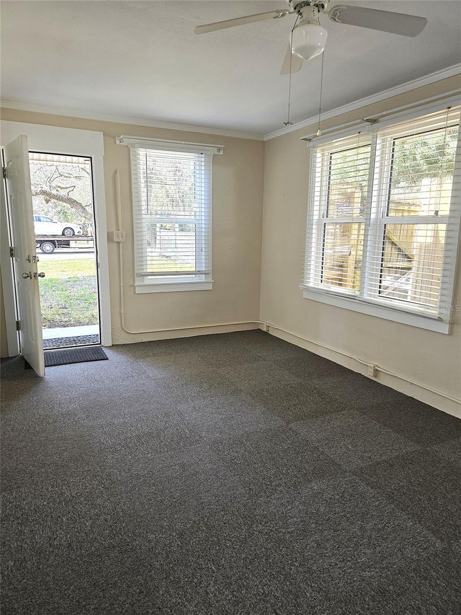 Image 10 of 20 For 533 Glenwood Avenue