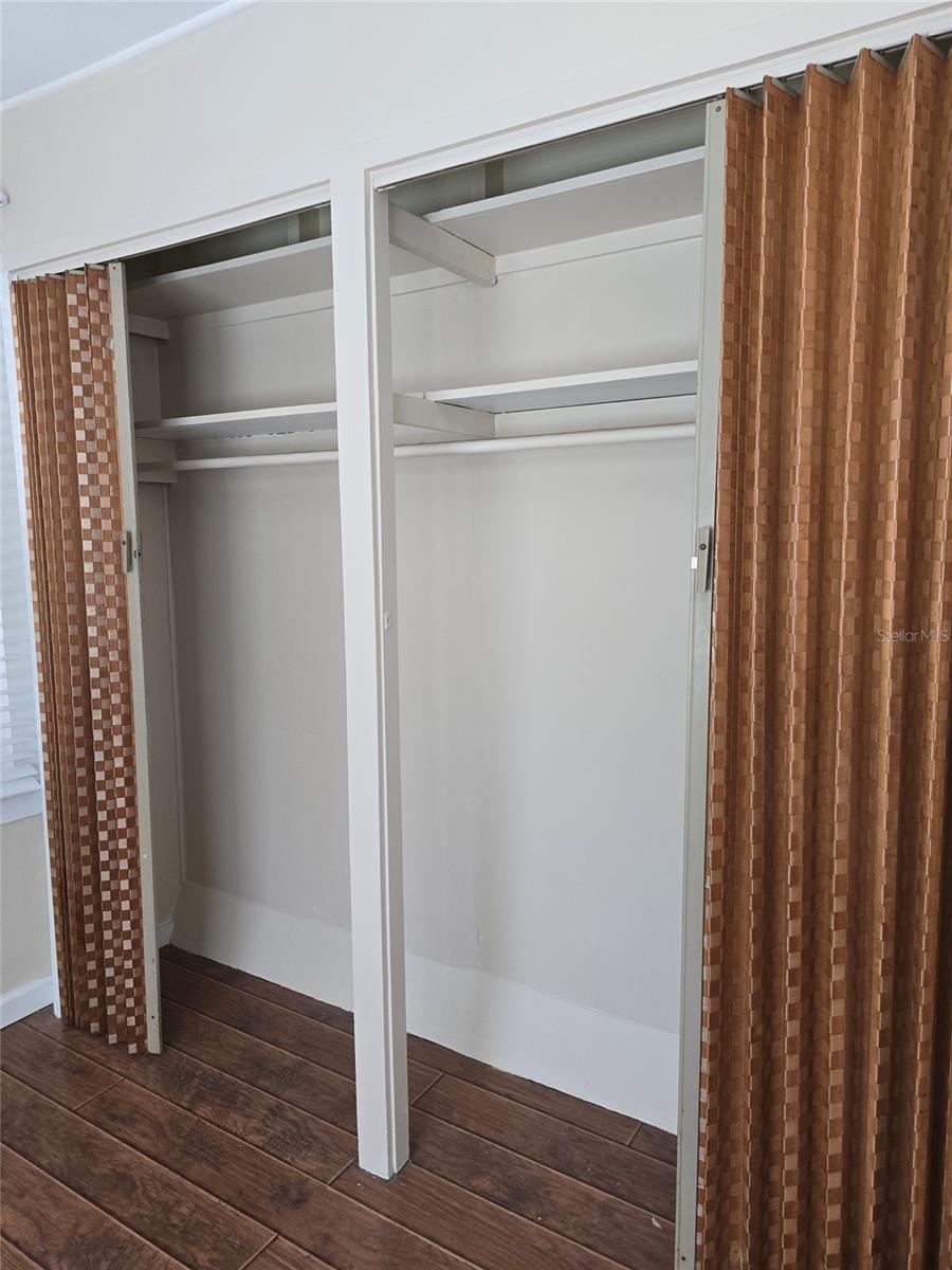 Image 13 of 20 For 533 Glenwood Avenue