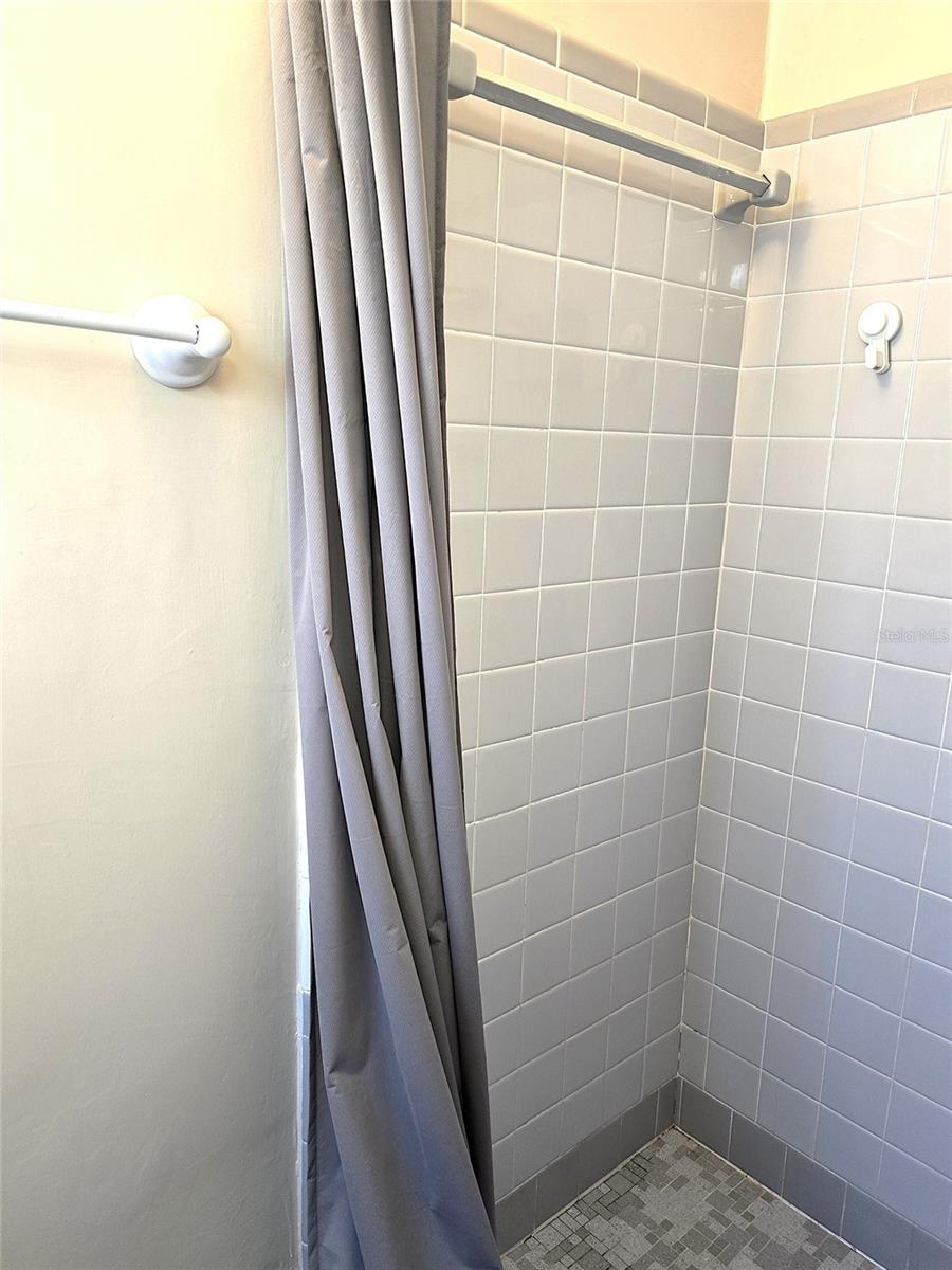 Image 15 of 20 For 533 Glenwood Avenue