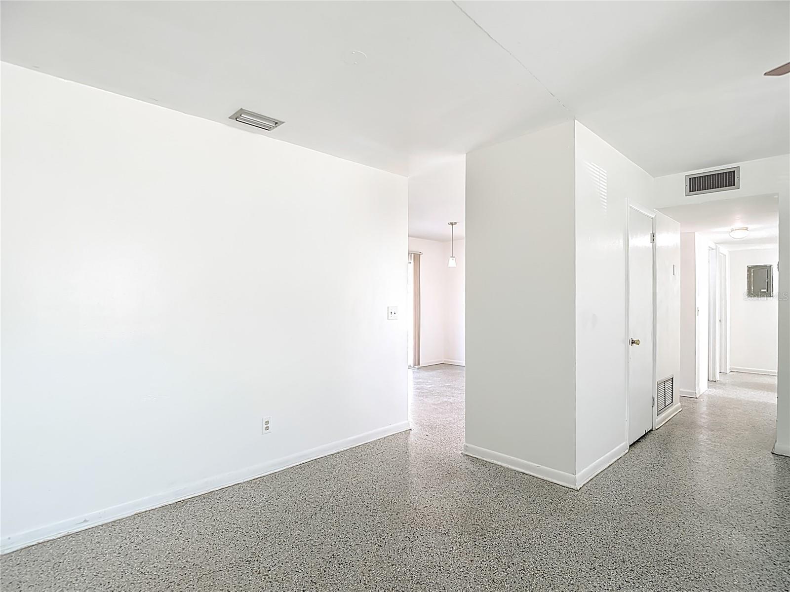 Image 10 of 45 For 7717 Hiawatha Street