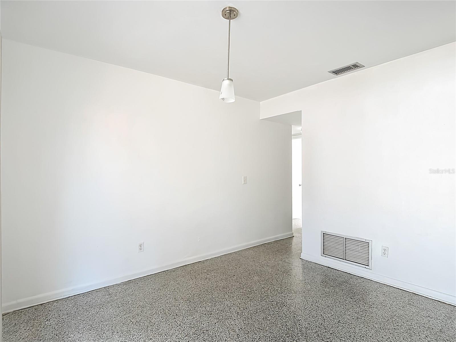 Image 12 of 45 For 7717 Hiawatha Street