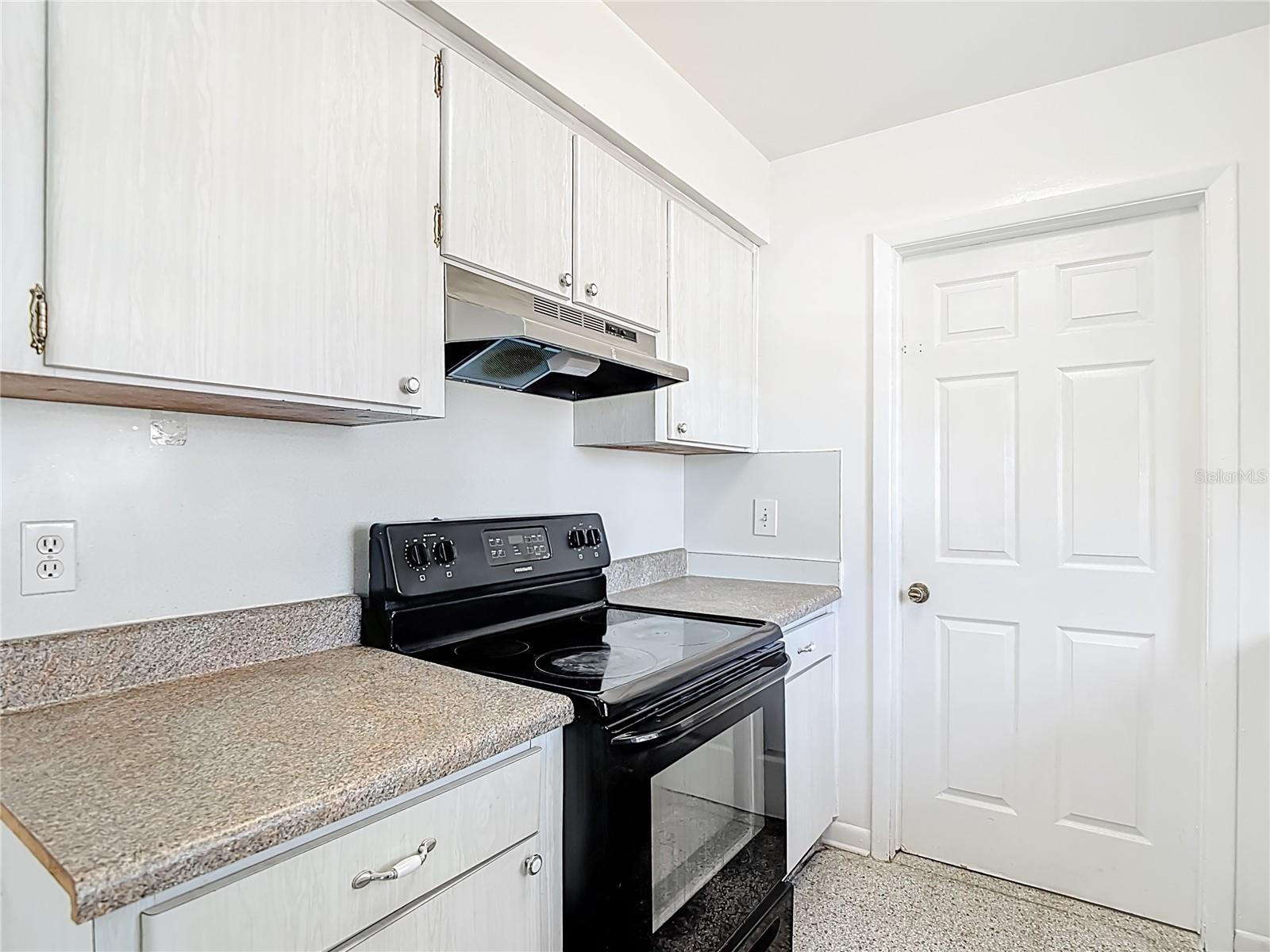 Image 17 of 45 For 7717 Hiawatha Street