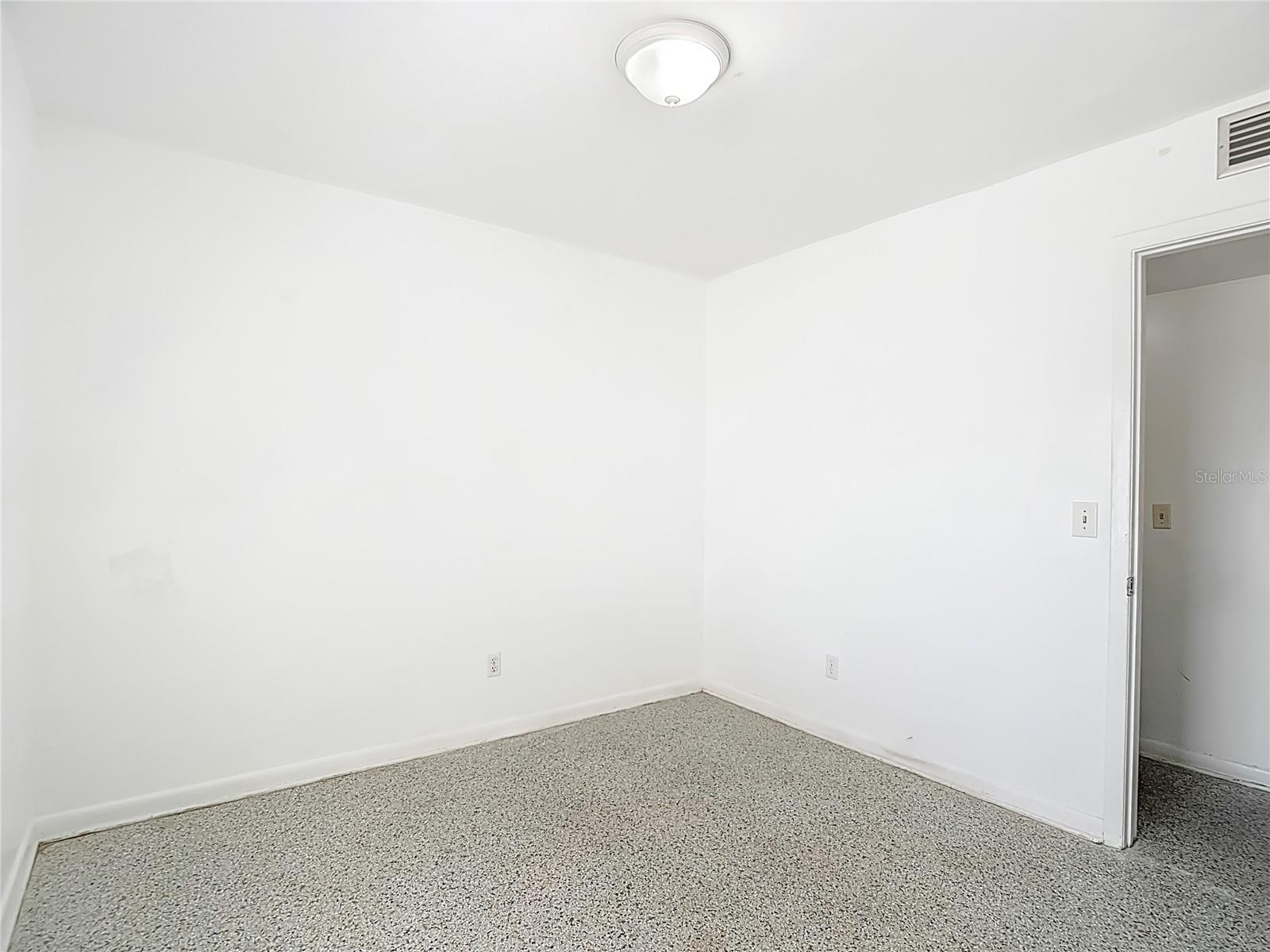 Image 22 of 45 For 7717 Hiawatha Street