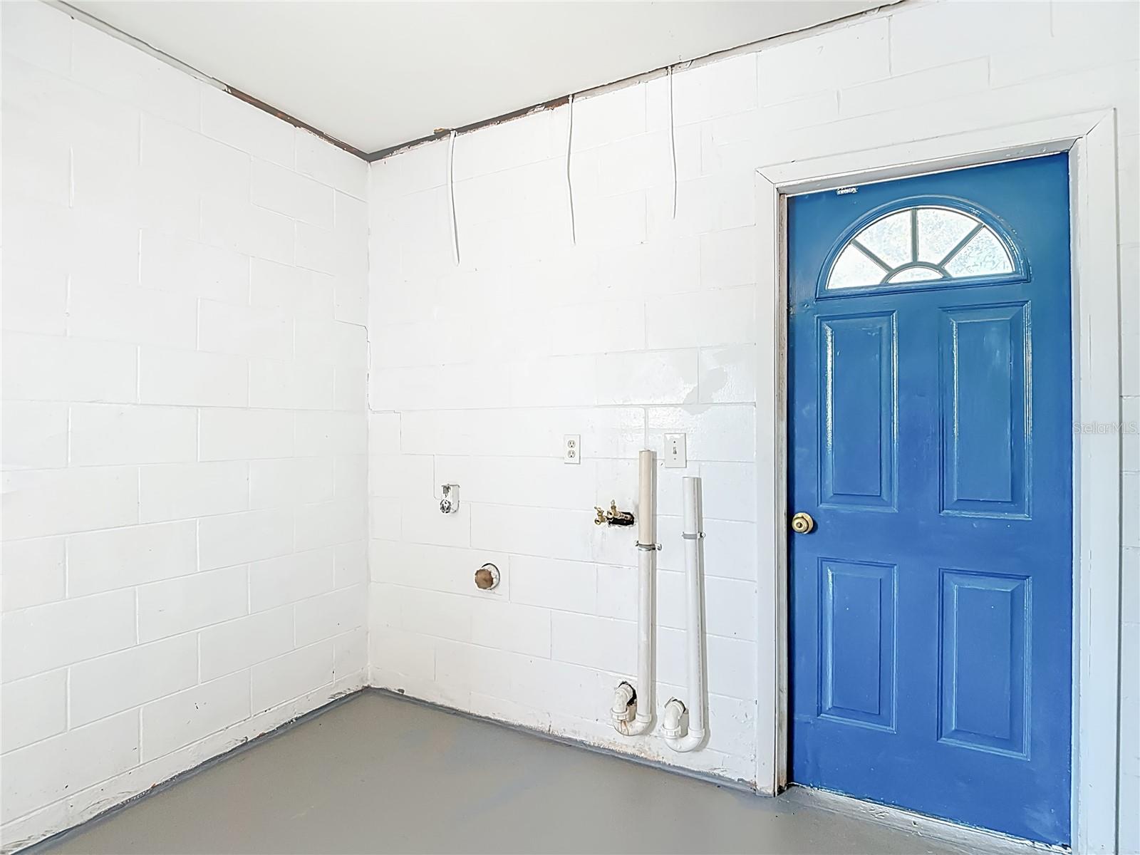 Image 34 of 45 For 7717 Hiawatha Street