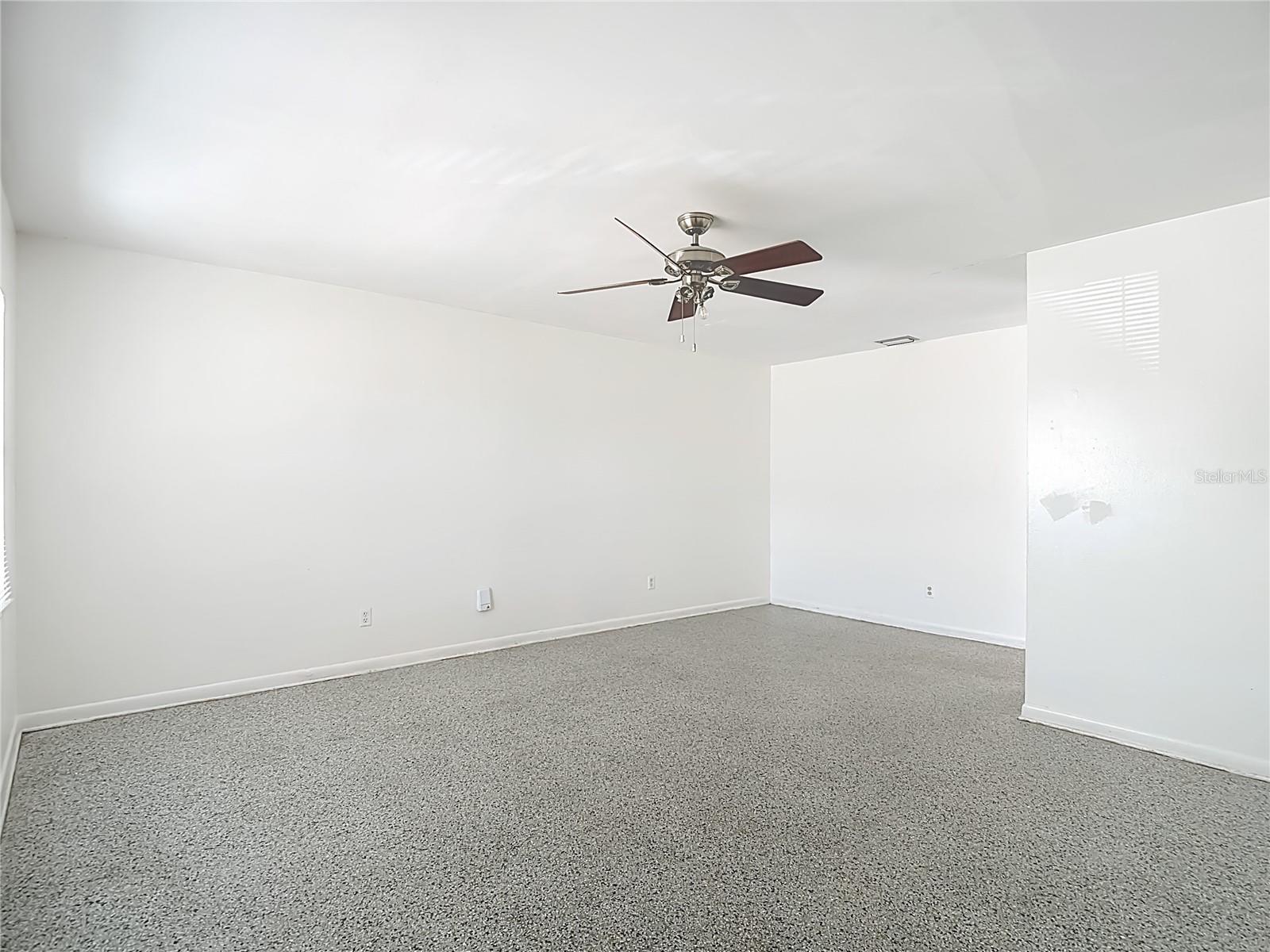 Image 5 of 45 For 7717 Hiawatha Street