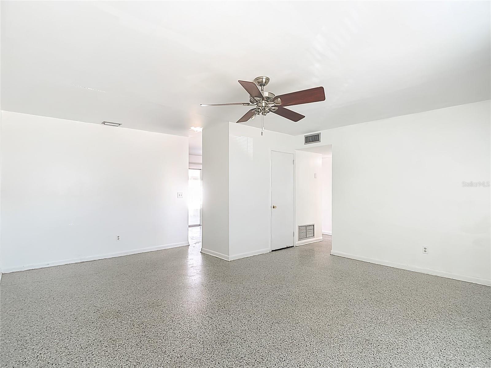 Image 8 of 45 For 7717 Hiawatha Street