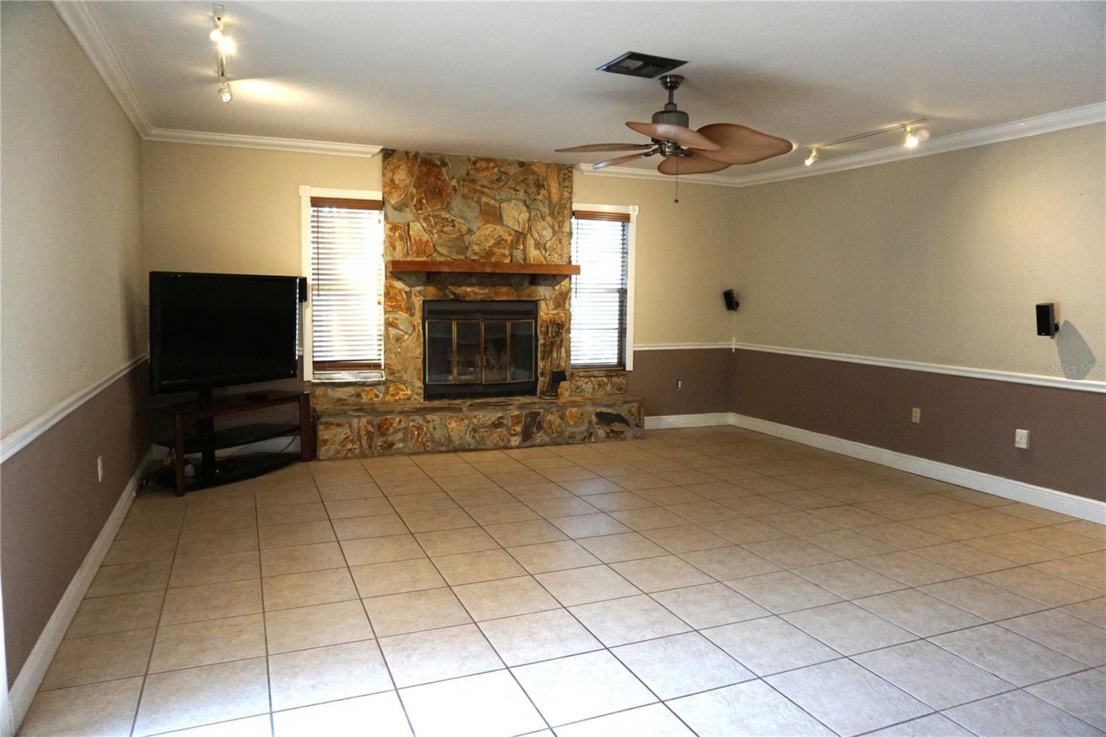 Image 10 of 34 For 6522 Woodland Boulevard N