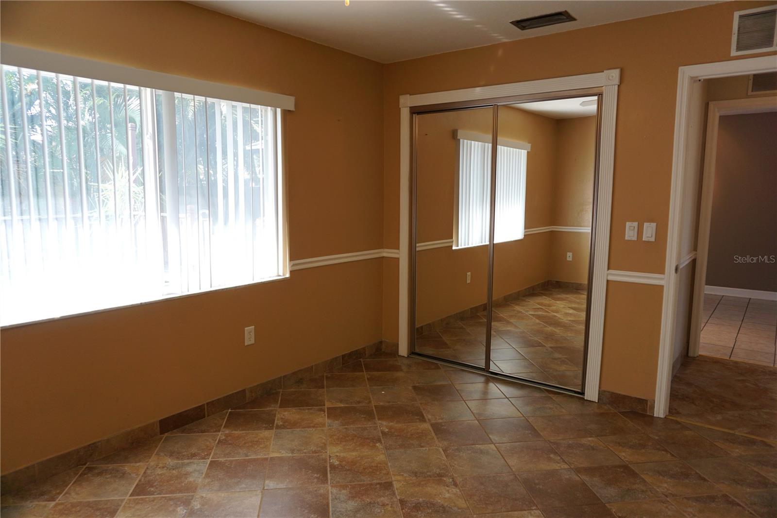 Image 19 of 34 For 6522 Woodland Boulevard N