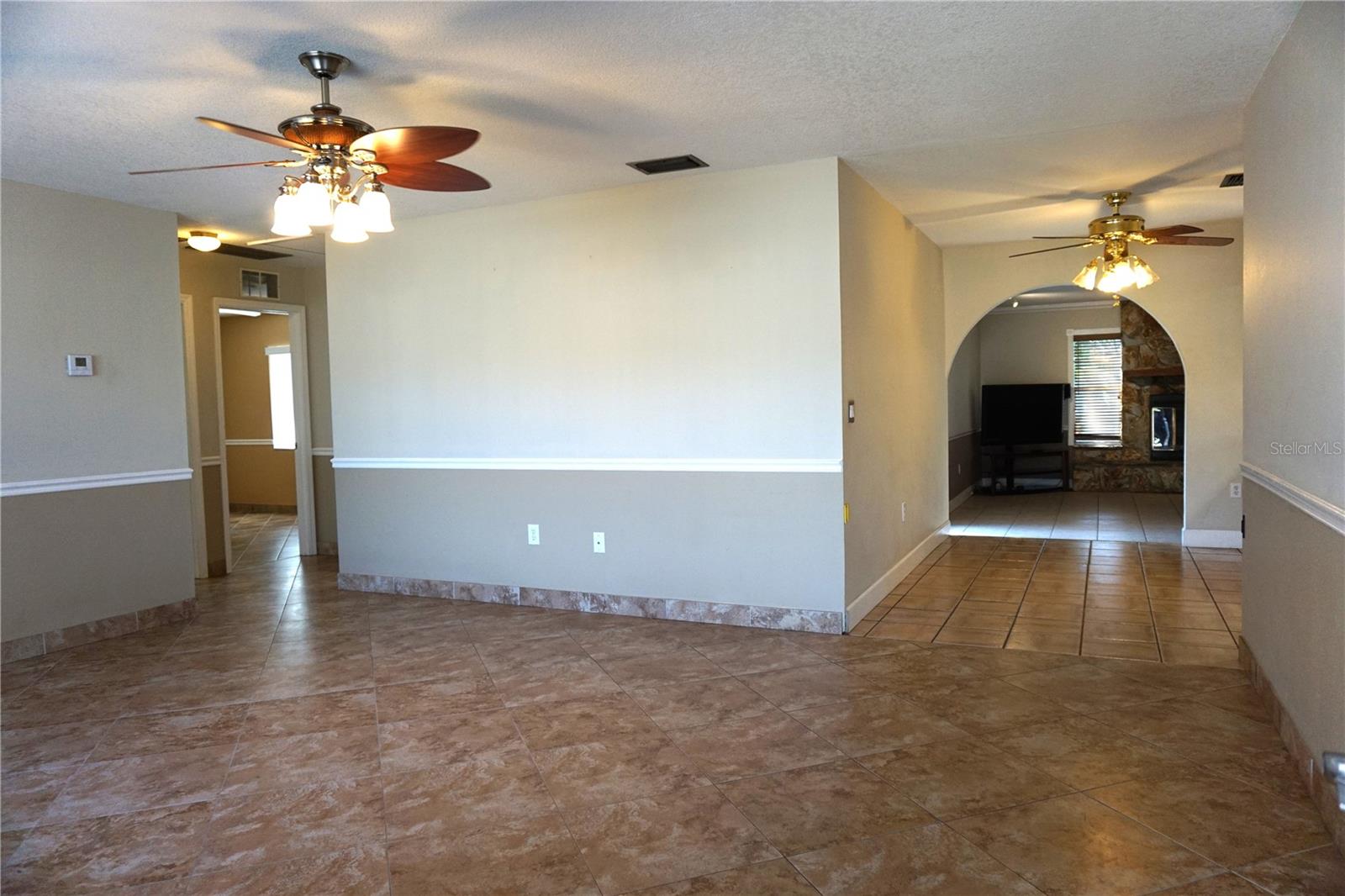 Image 5 of 34 For 6522 Woodland Boulevard N