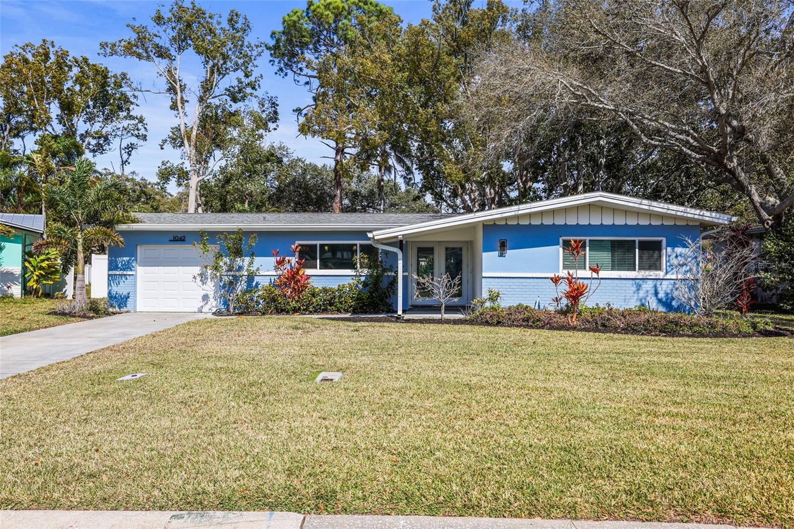 Details for 1042 Idlewild Drive N, DUNEDIN, FL 34698