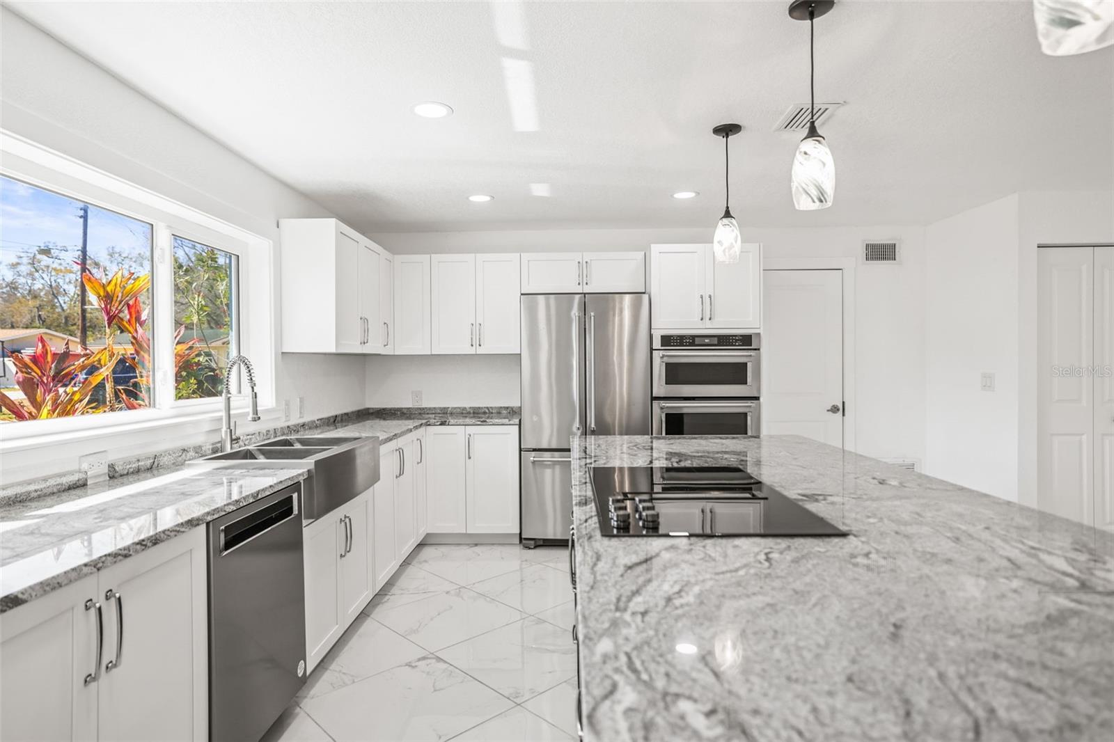 Image 11 of 44 For 1042 Idlewild Drive N